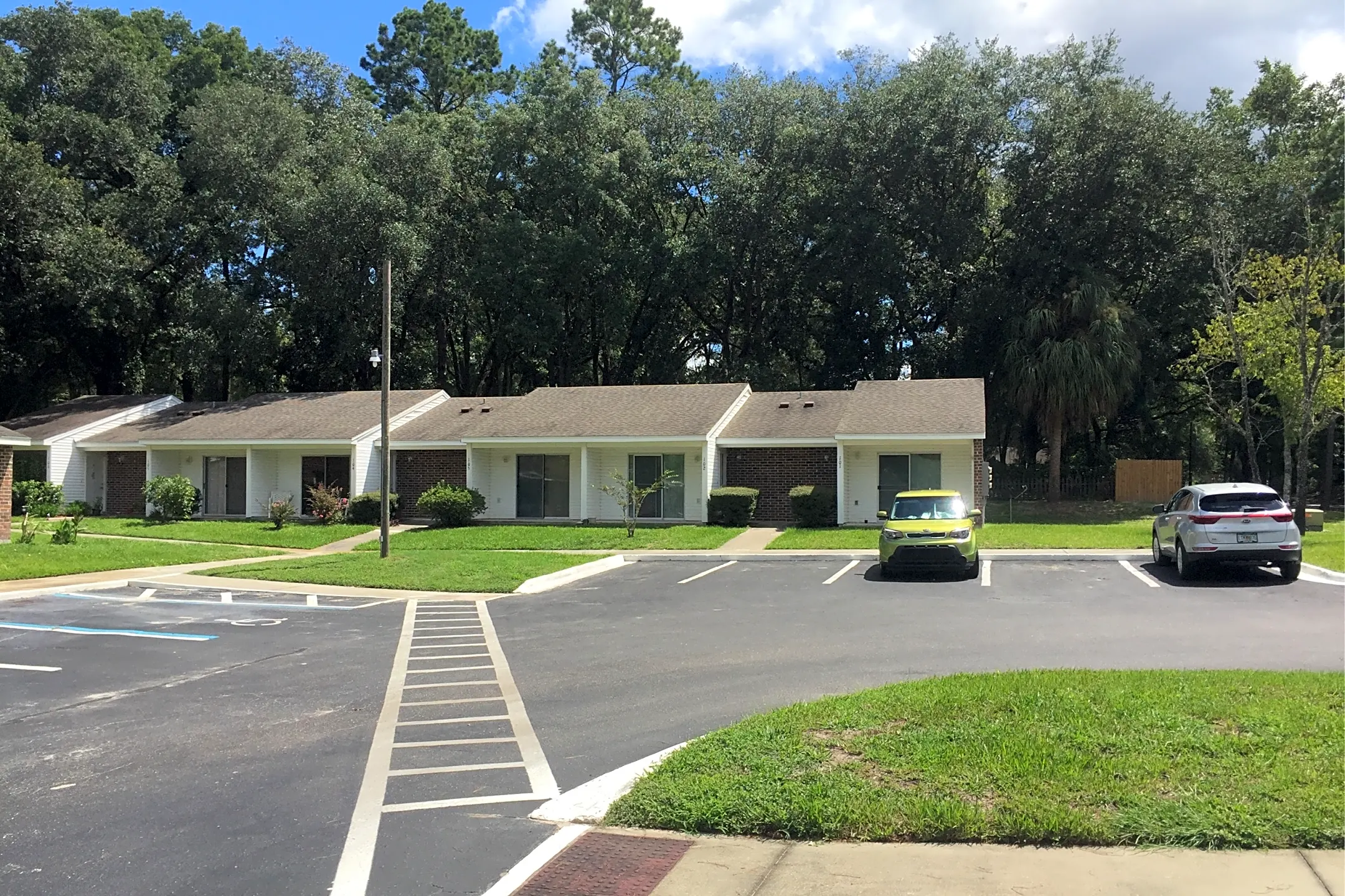 Pinewood Apartments - 1000 PINEWOOD CT | Green Cove Springs, FL for ...