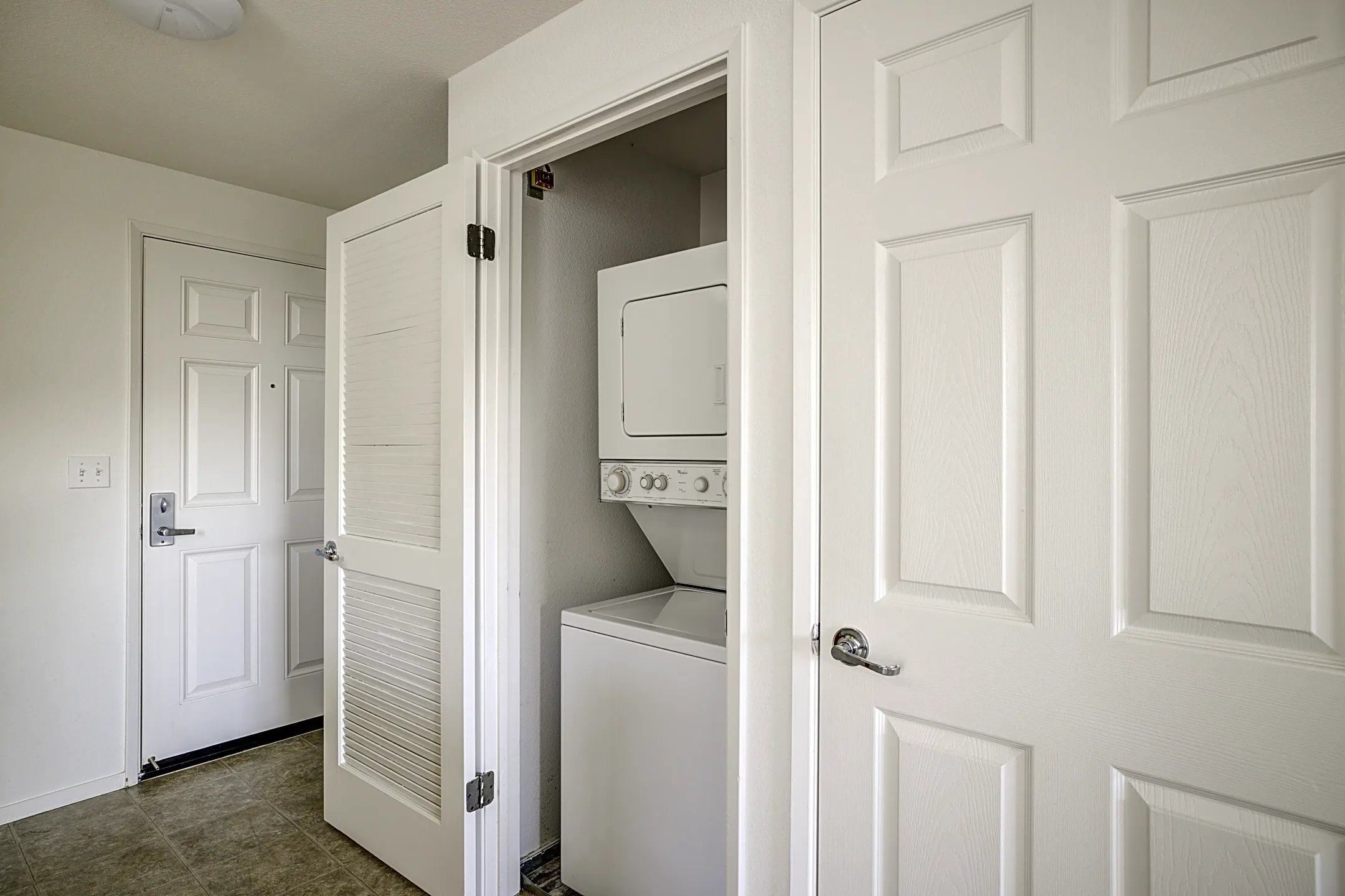 Valencia at Gale Ranch 1200 Goldenbay Ave San Ramon, CA Apartments