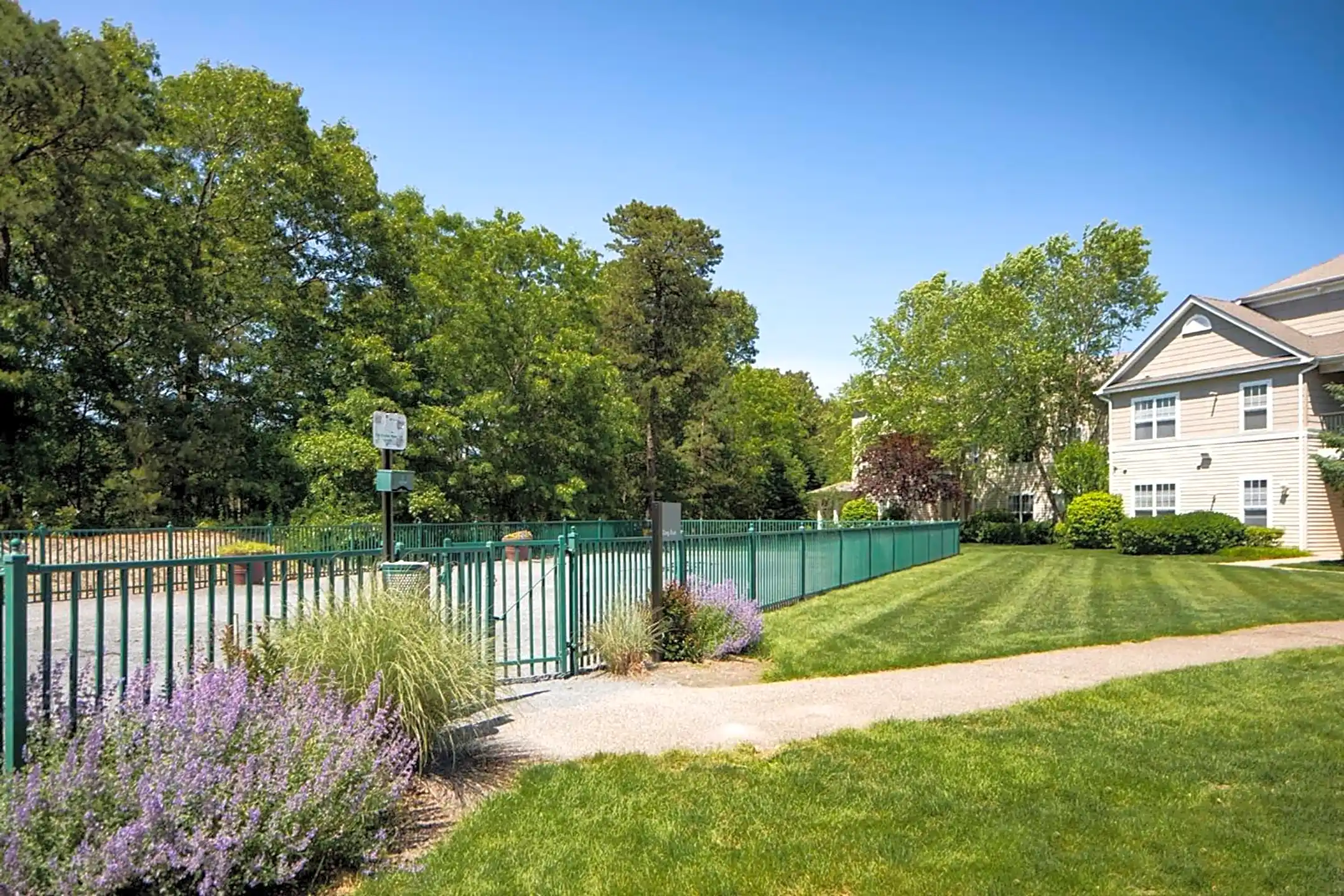 The Point at Pine Ridge 1 Avalon Pines Dr Coram, NY Apartments for