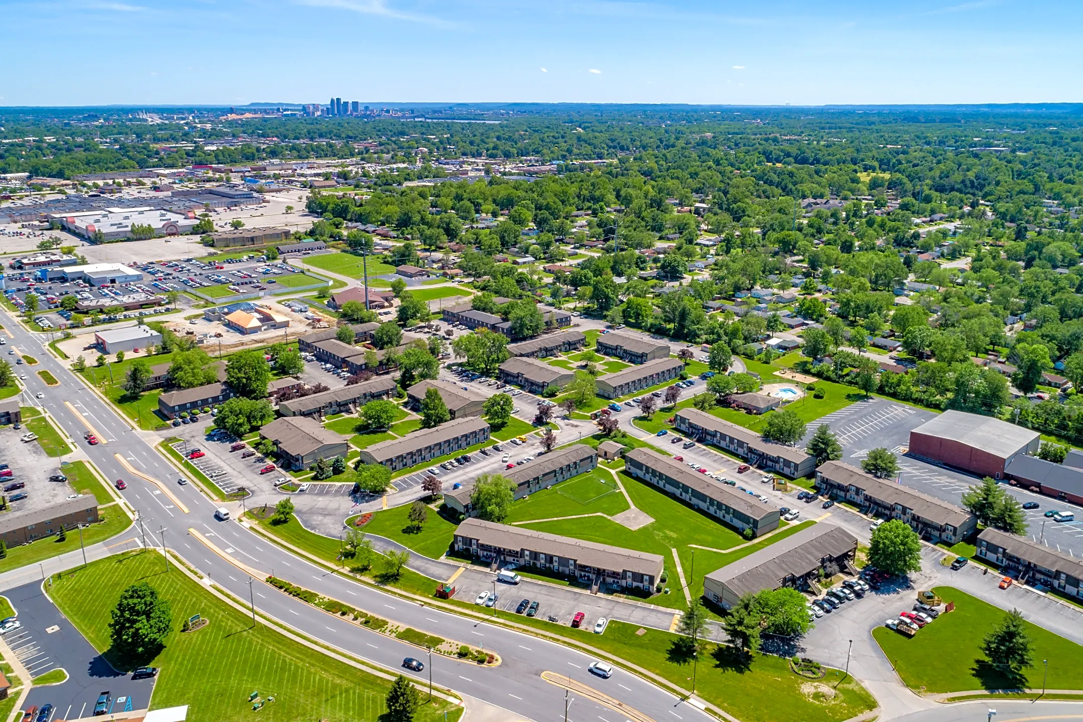 Courtyard Apartments - 1815 Greentree Blvd | Clarksville, IN Apartments 