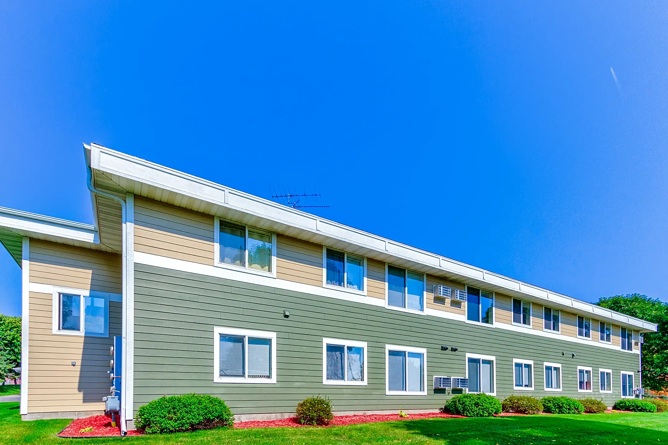 School Square Apartments & Townhomes 521 9th St Albany, MN