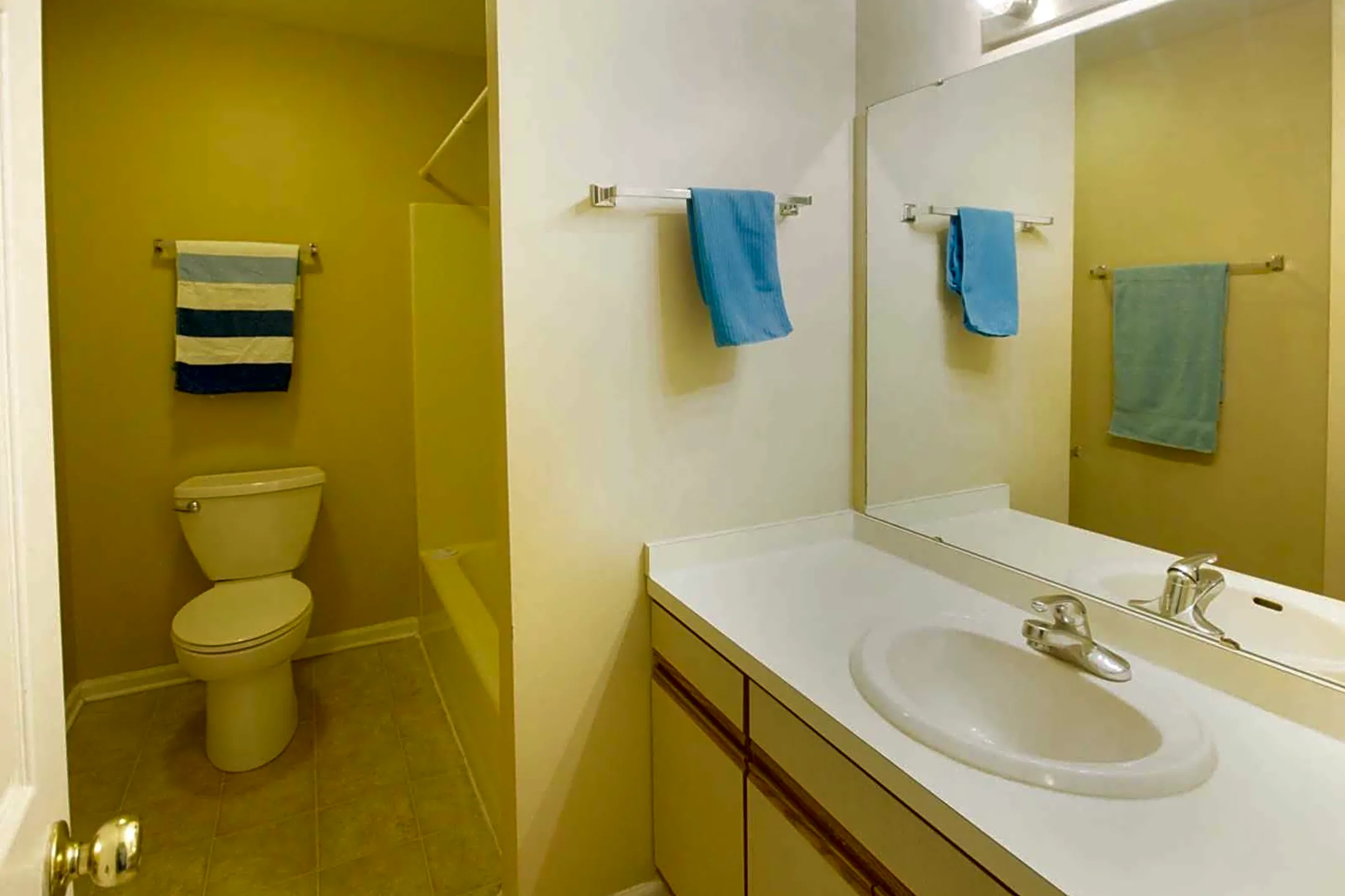 Bathroom - Eddy Street Student Townhomes - South Bend, IN
