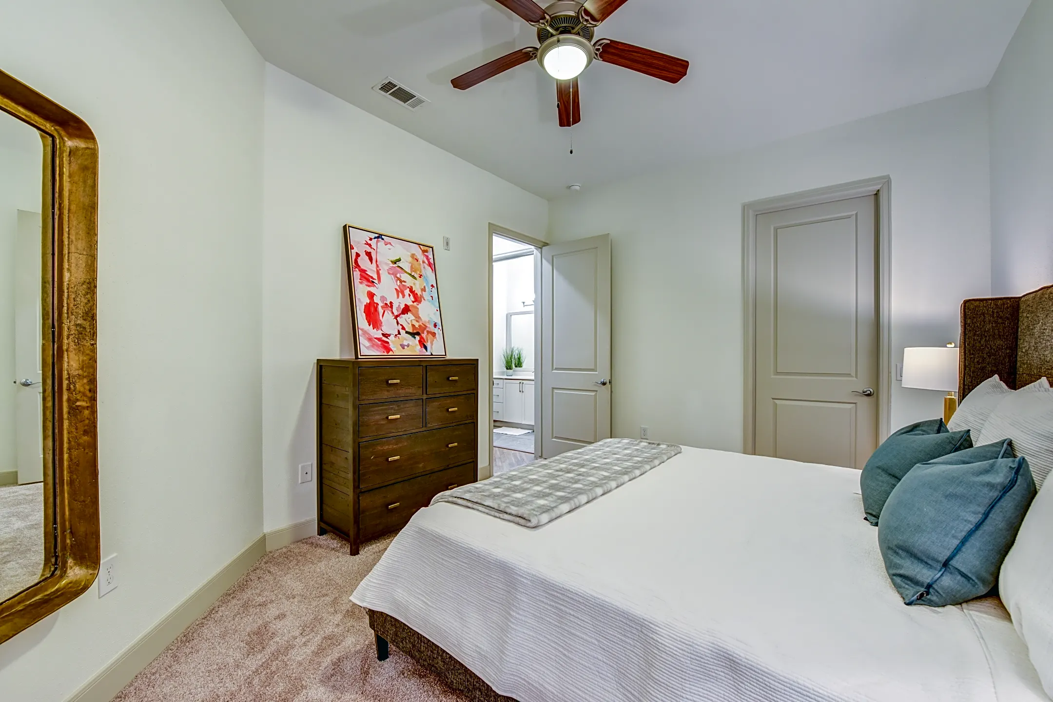 Bedroom - Pearl Midlane River Oaks - Houston, TX