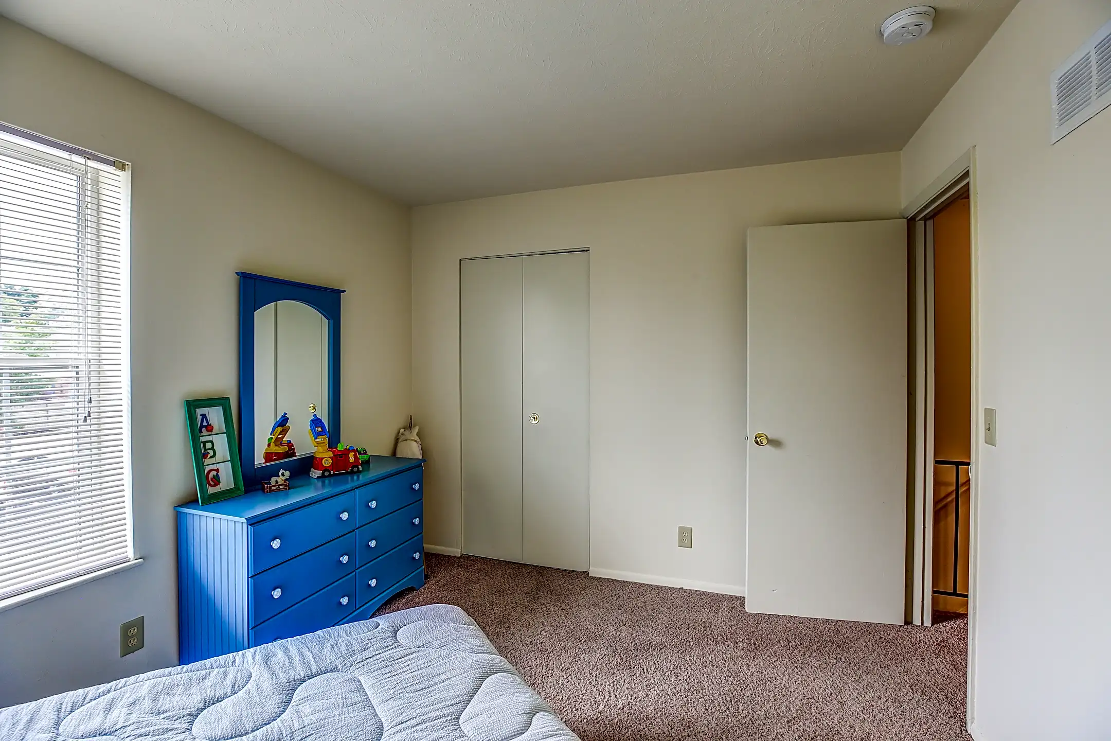 Normandy Green Apartments & Townhouses 6805 Sebree Dr Florence, KY