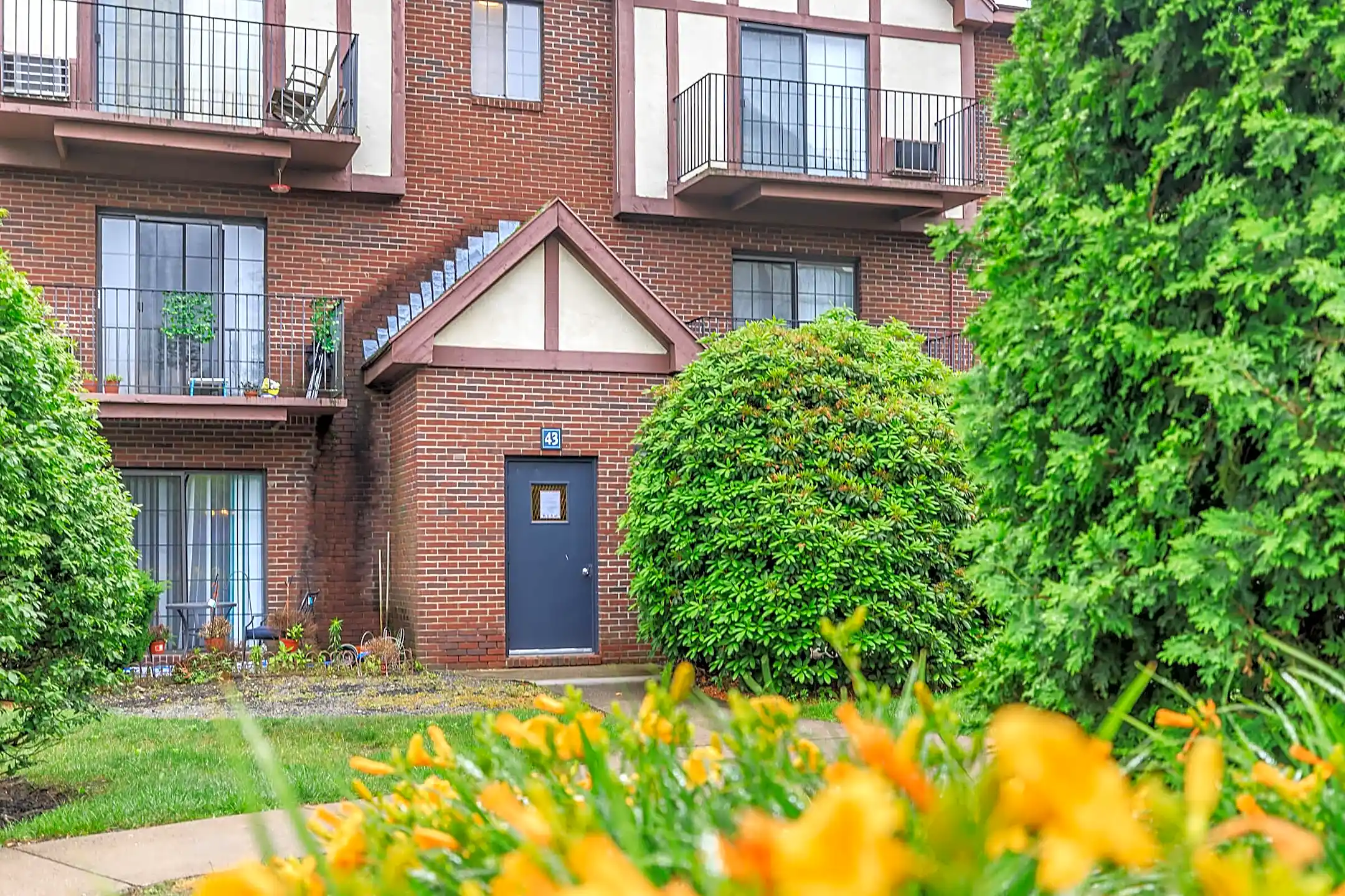 Rivers Edge Apartments Waterbury, CT 06705