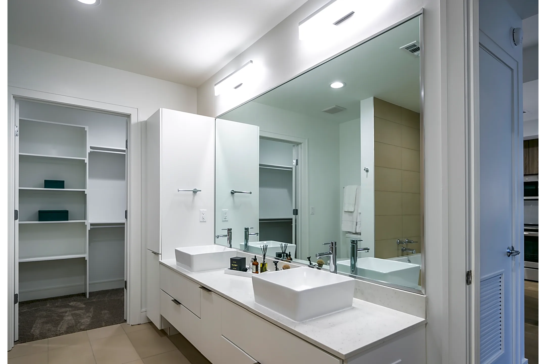 Bathroom - Drewery Place - Houston, TX