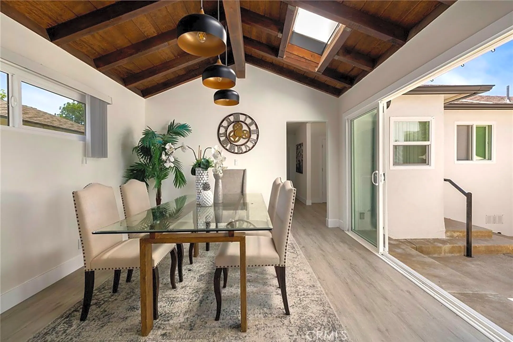 Dining Room - 5010 Sunnyslope Ave - Los Angeles, CA