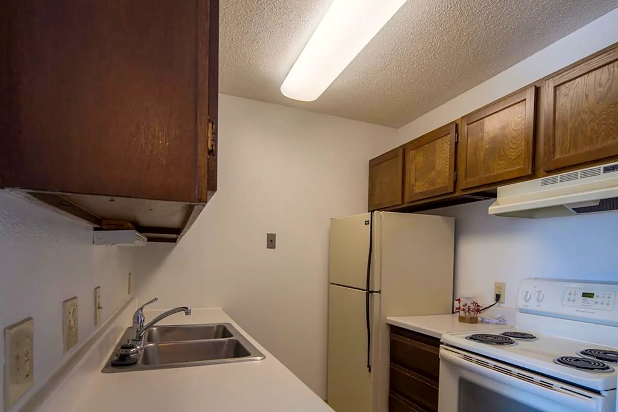 Woodlake Apartments Sioux Falls, SD 57106