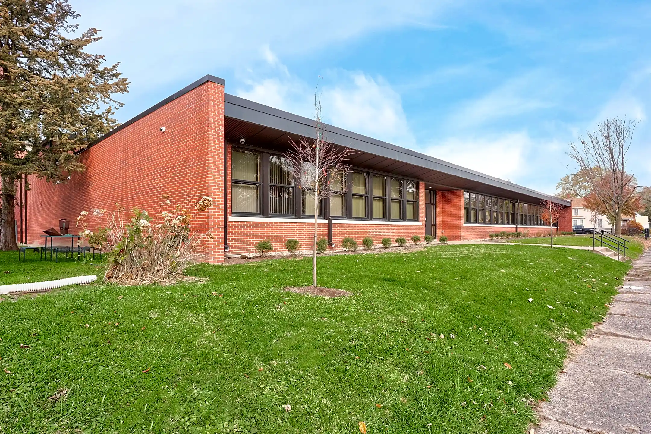 Garfield School 1815 25th Avenue Moline, IL Apartments for Rent Rent.