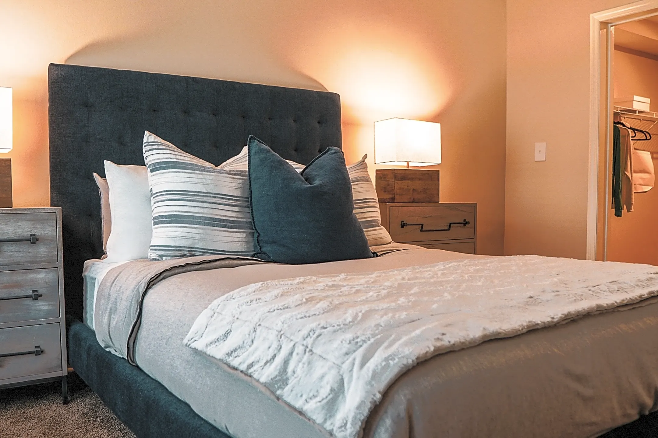 Of Kettering 4889 Far Hills Ave Kettering, OH Apartments