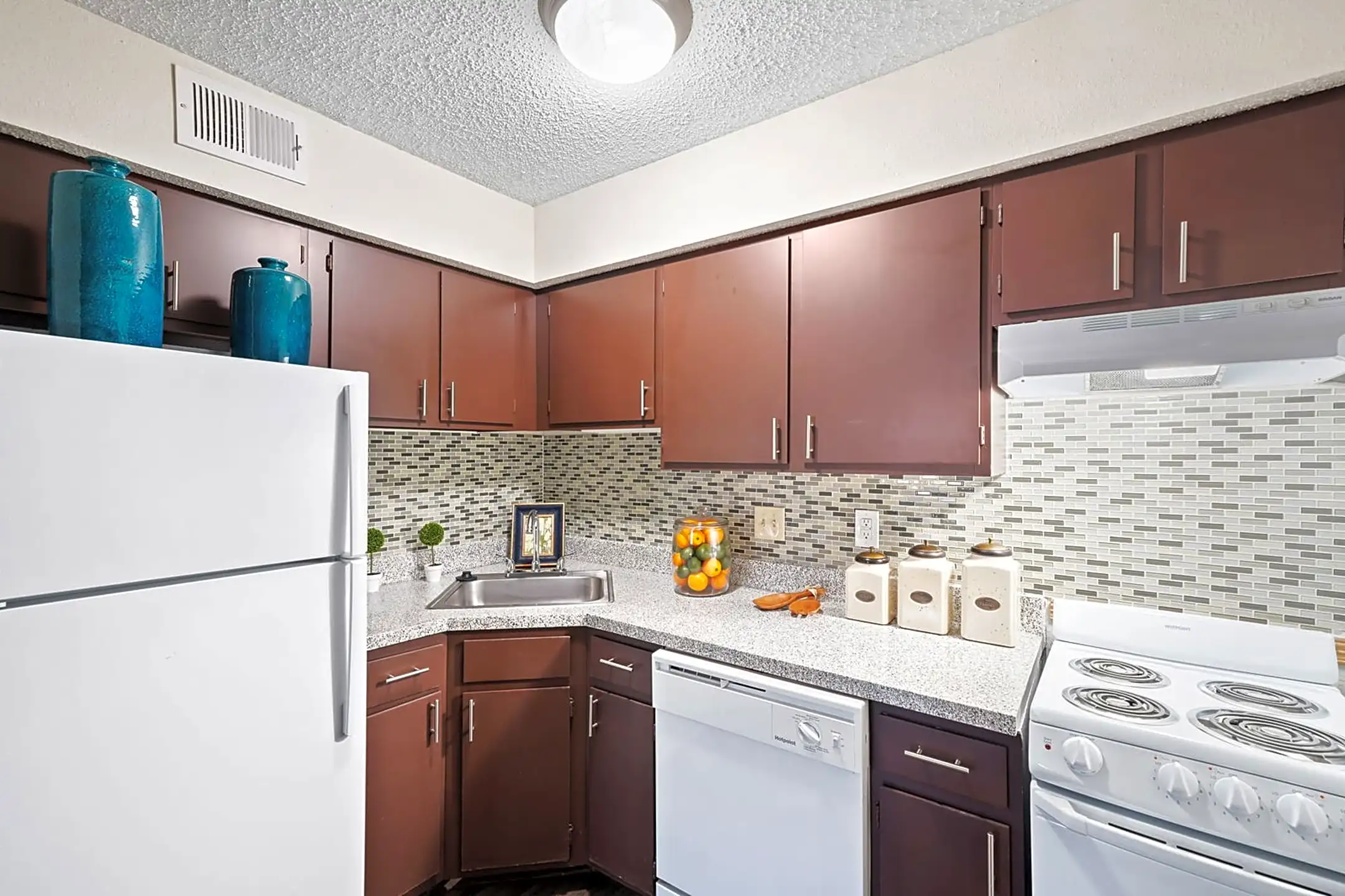 425 Bernard St Condos Denton, TX 76201