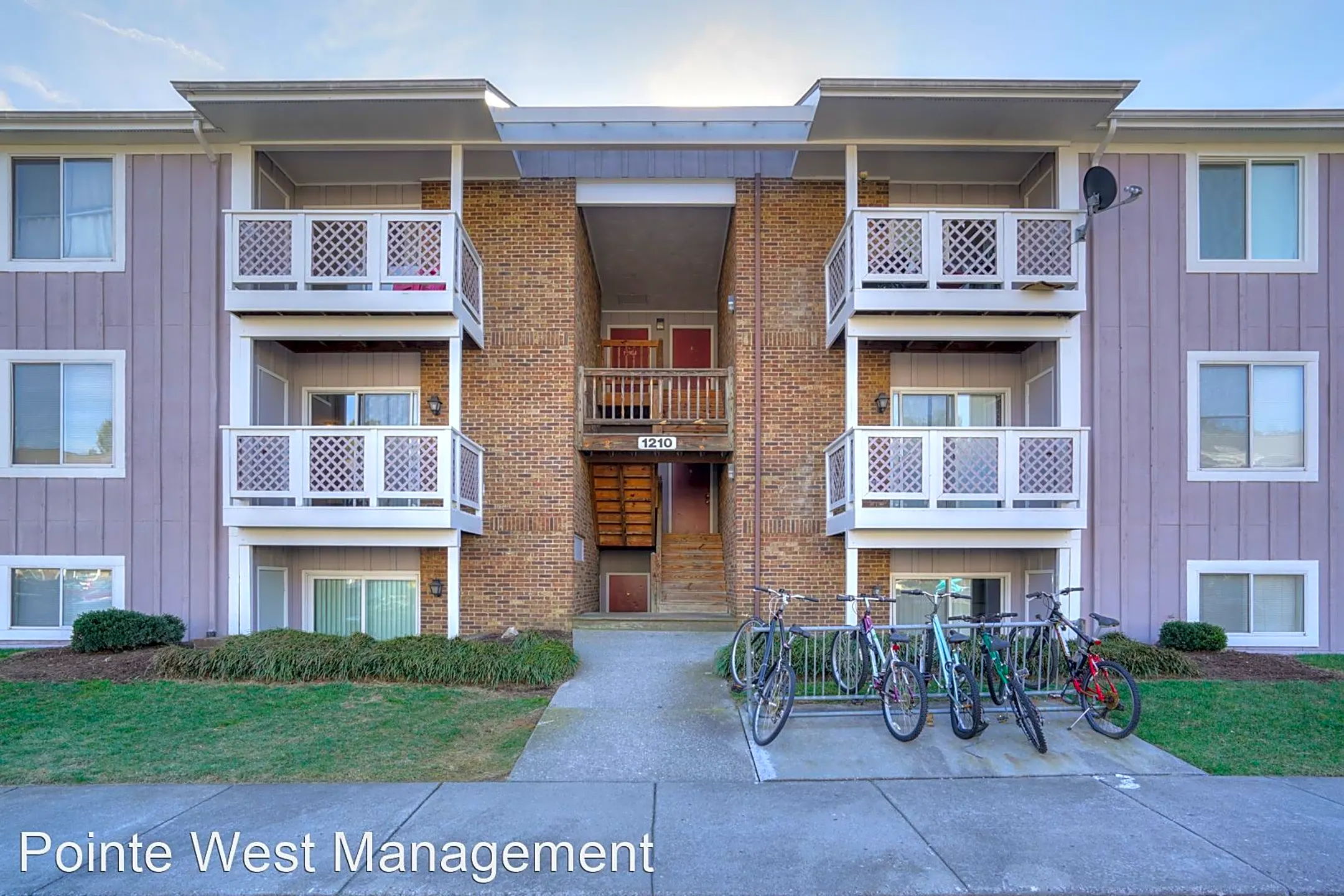 1213 University Terrace Apartments - Blacksburg, VA 24060