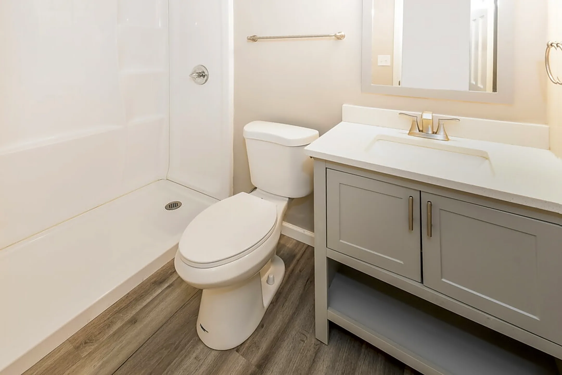 Bathroom - 11047 Hunters Blvd - Indianapolis, IN