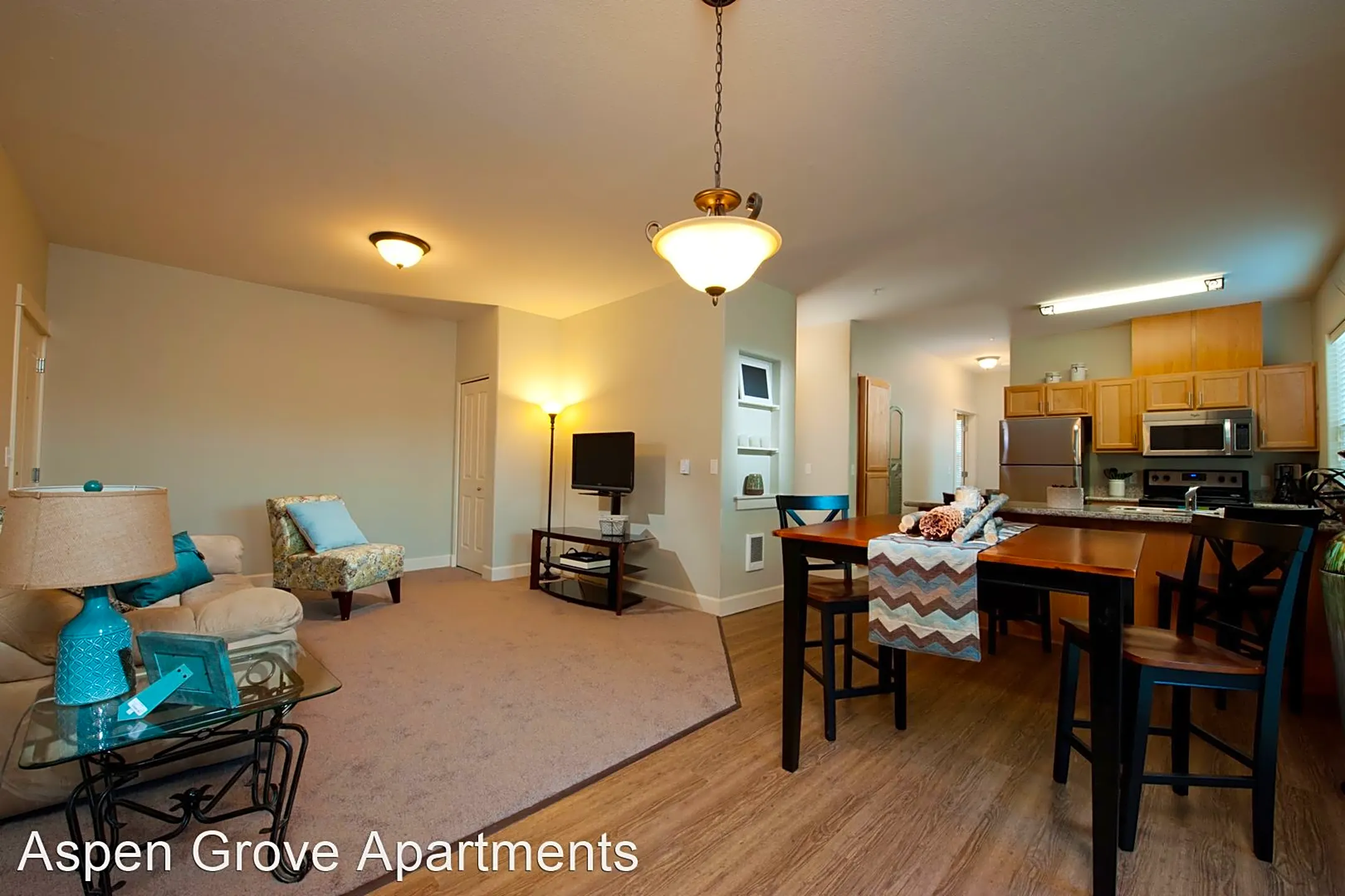 Living Room - Aspen Grove Apartments - Salem, OR
