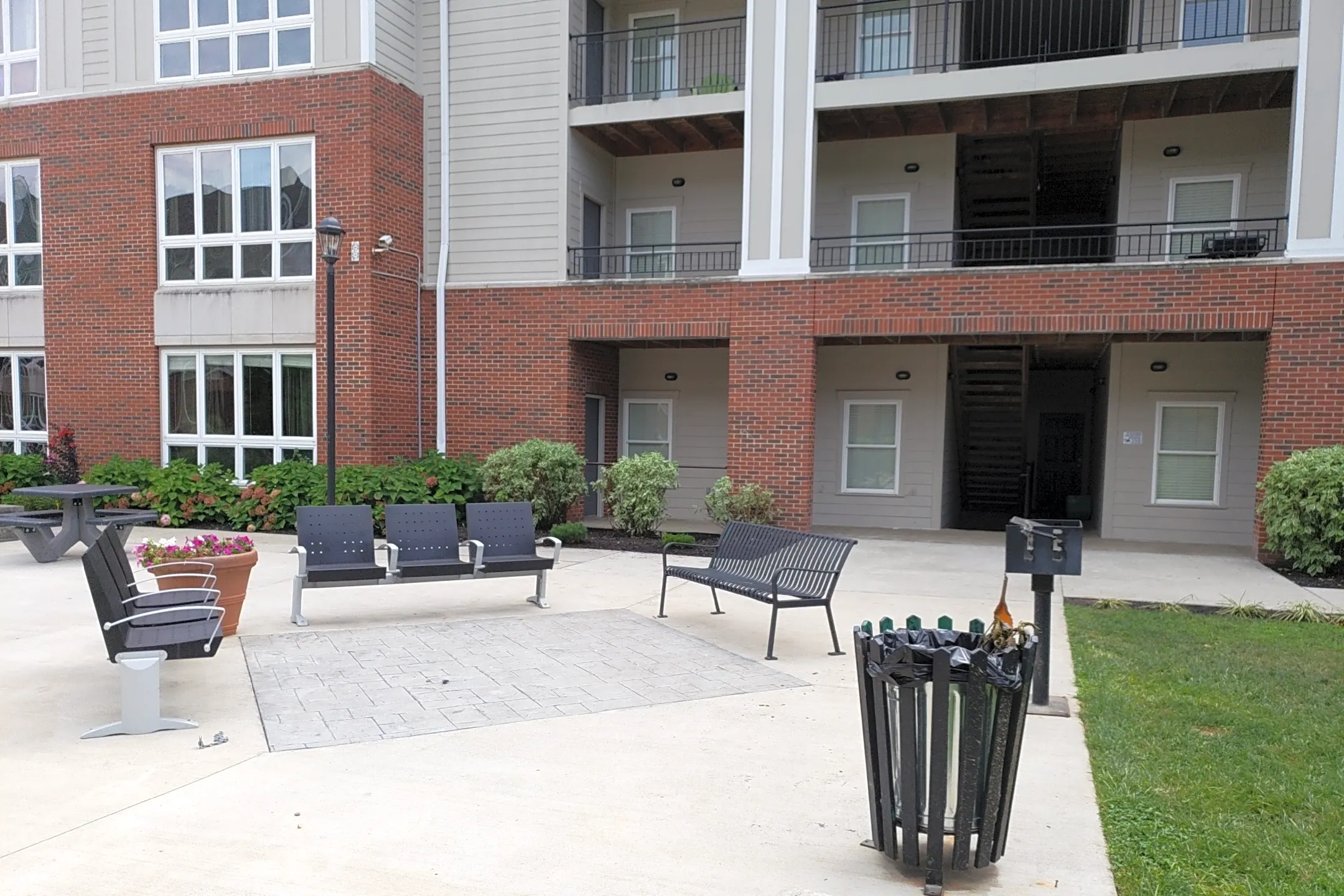 Pool - Palmer Place Apartments - Athens, OH