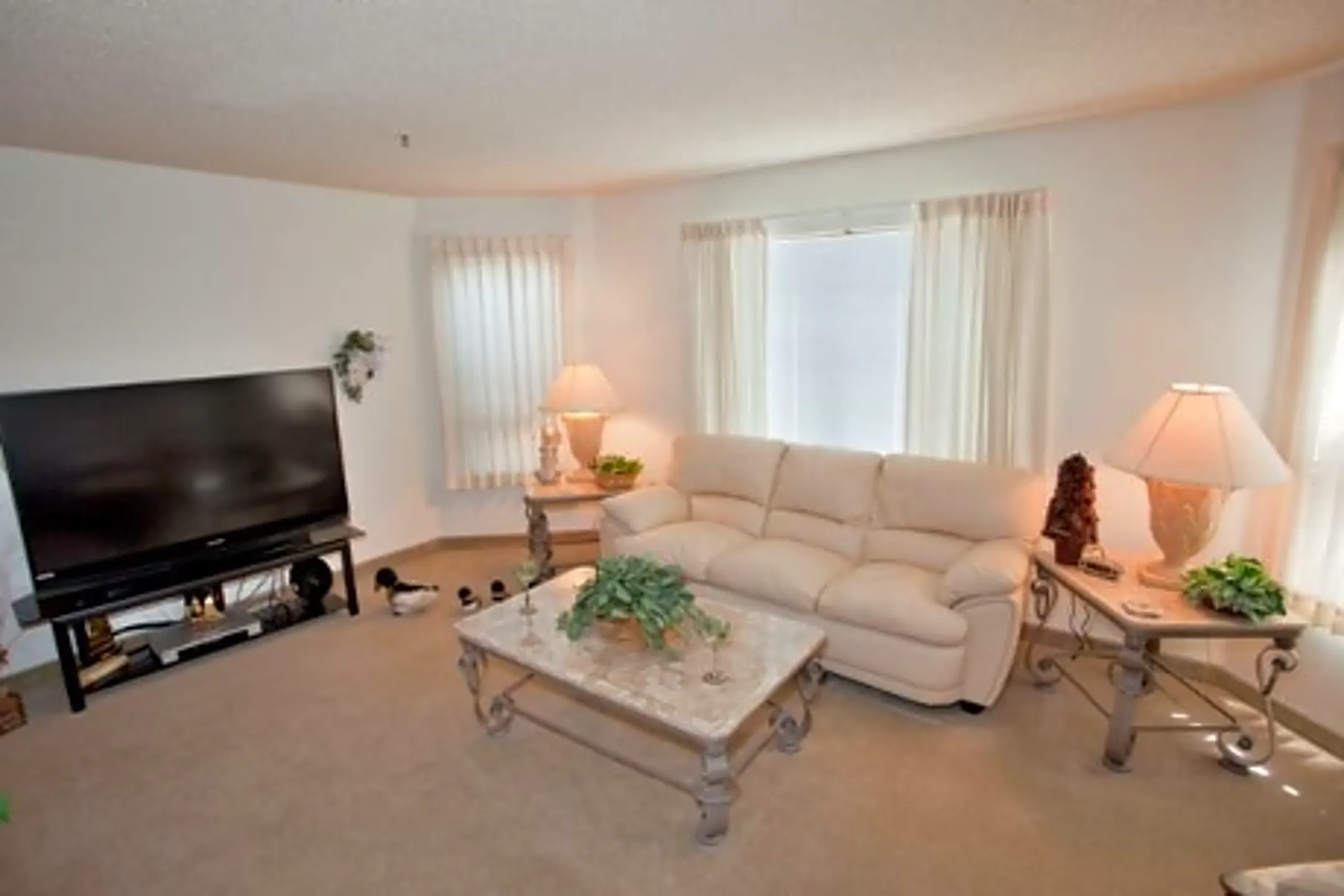 The Camelot Hemet, CA 92543