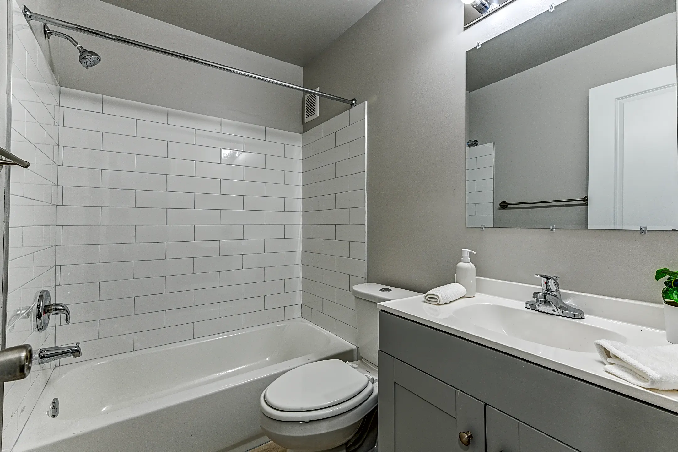 Bathroom - Meadowview Apartments. - Pennsville, NJ