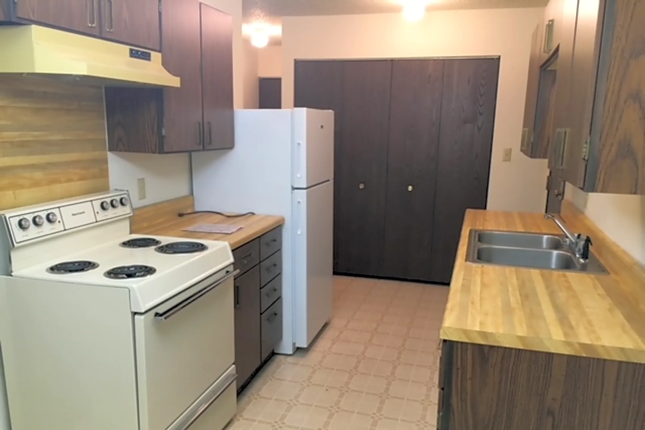 106 Co Rd 5 Apartments Ivanhoe, MN 56142