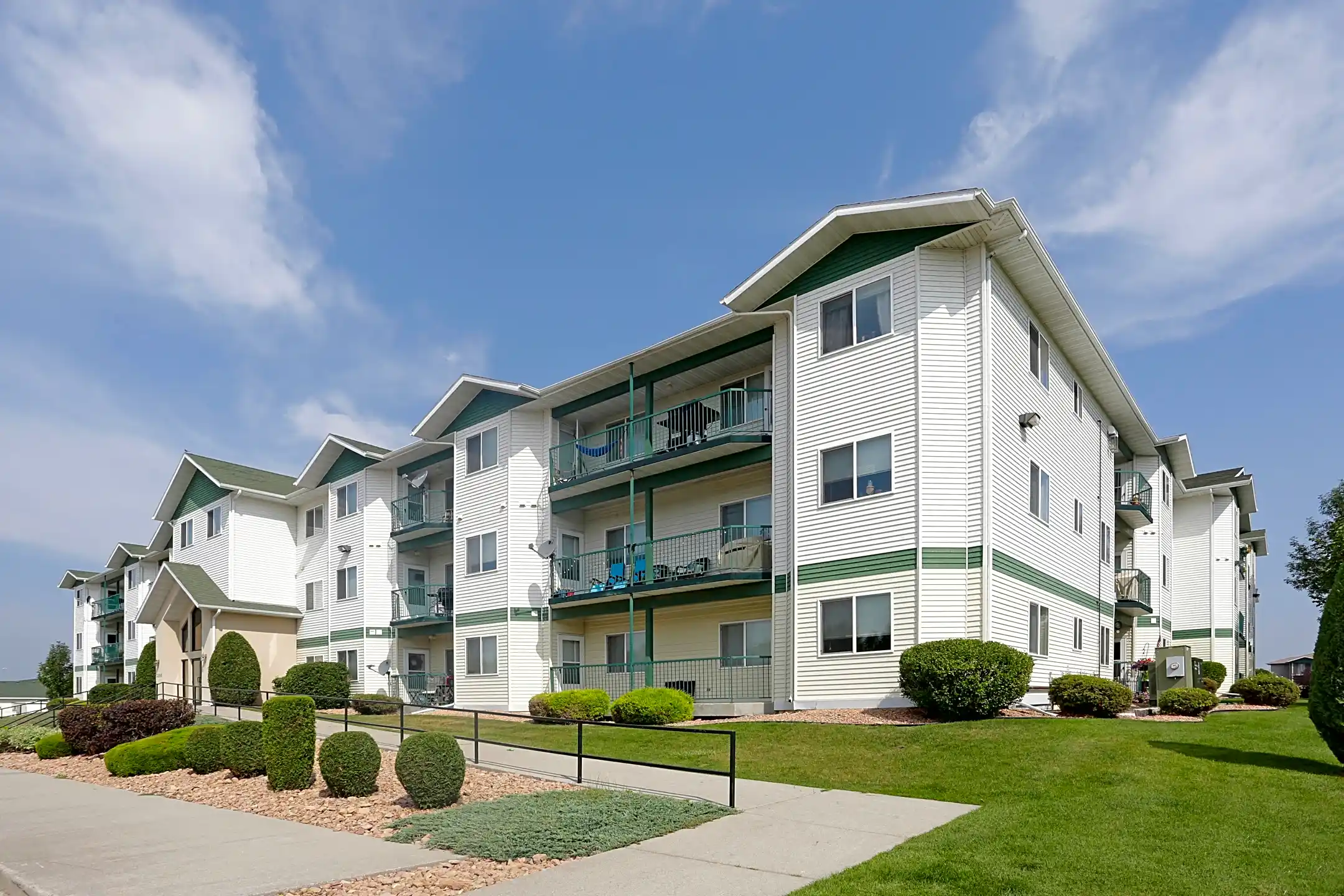 The Legacy Apartments 3401 28th Ave S Grand Forks, ND Apartments
