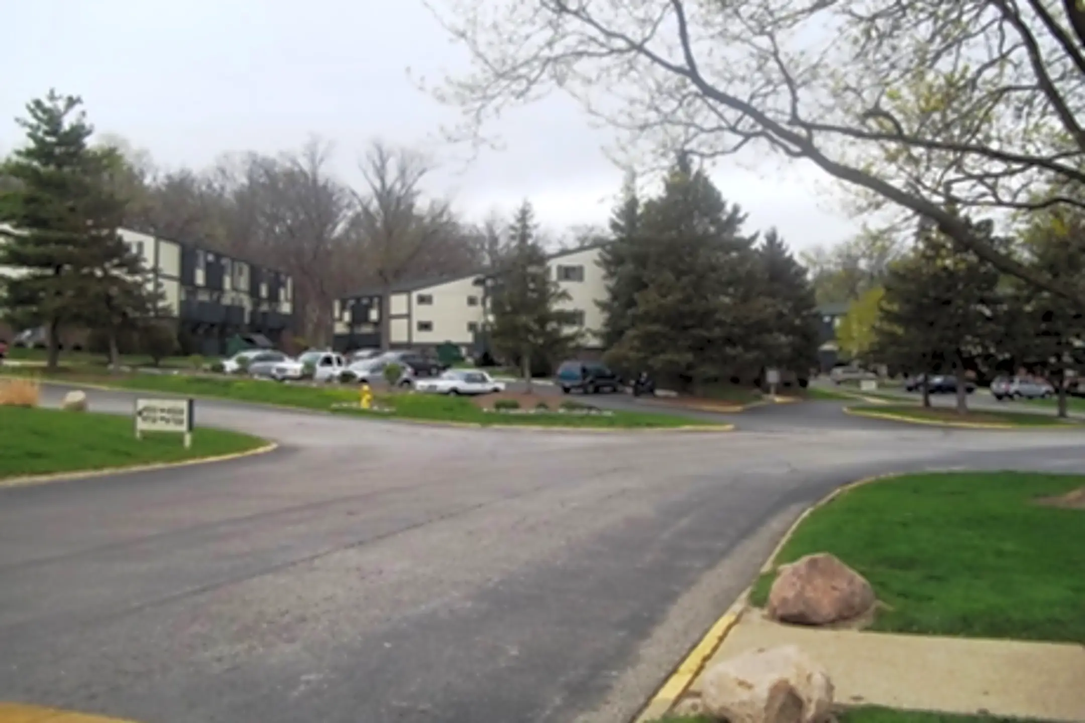 Common Apartments 4800 Rd Washington, IL