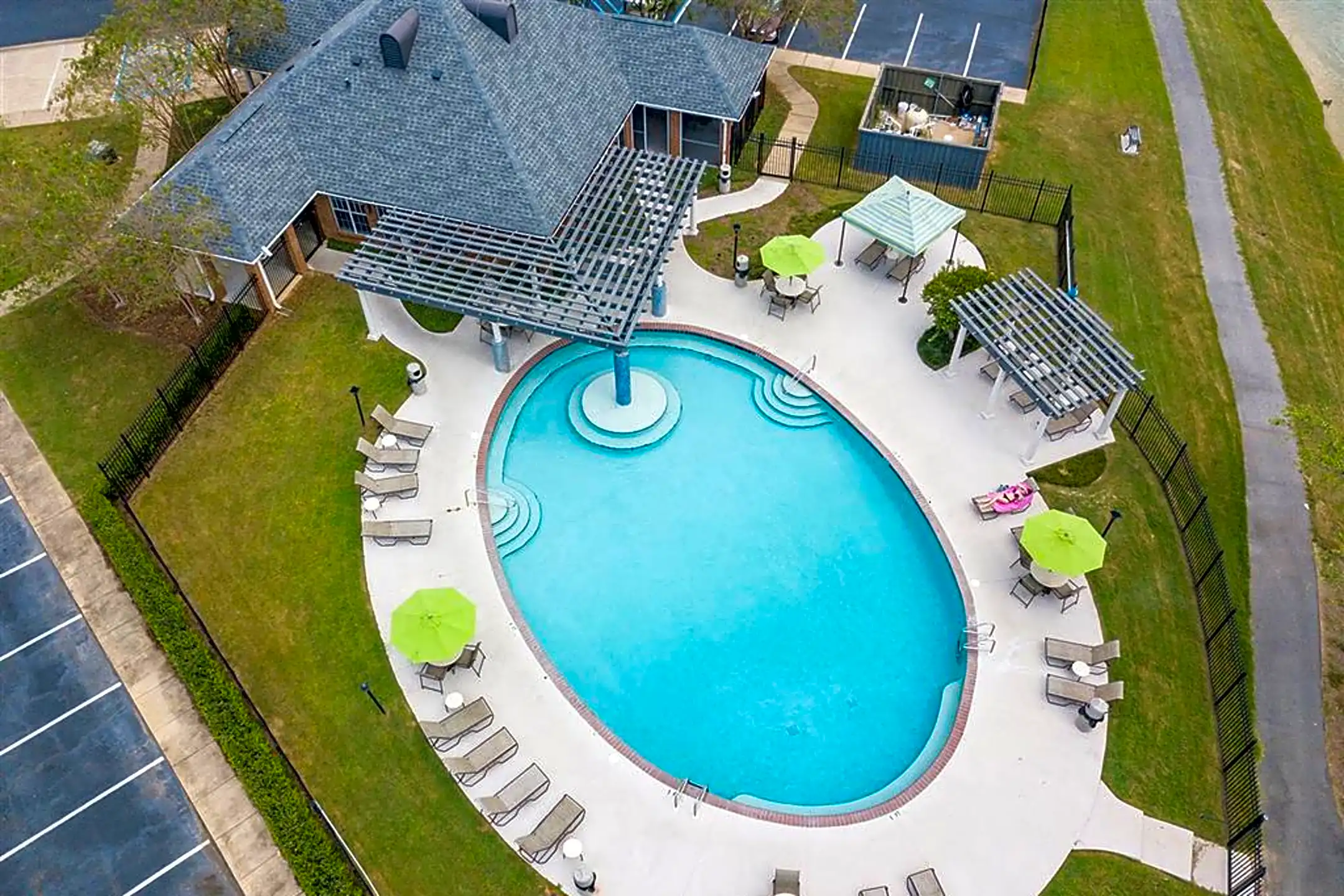 Pool - Barrington Place at Somerset - Montgomery, AL