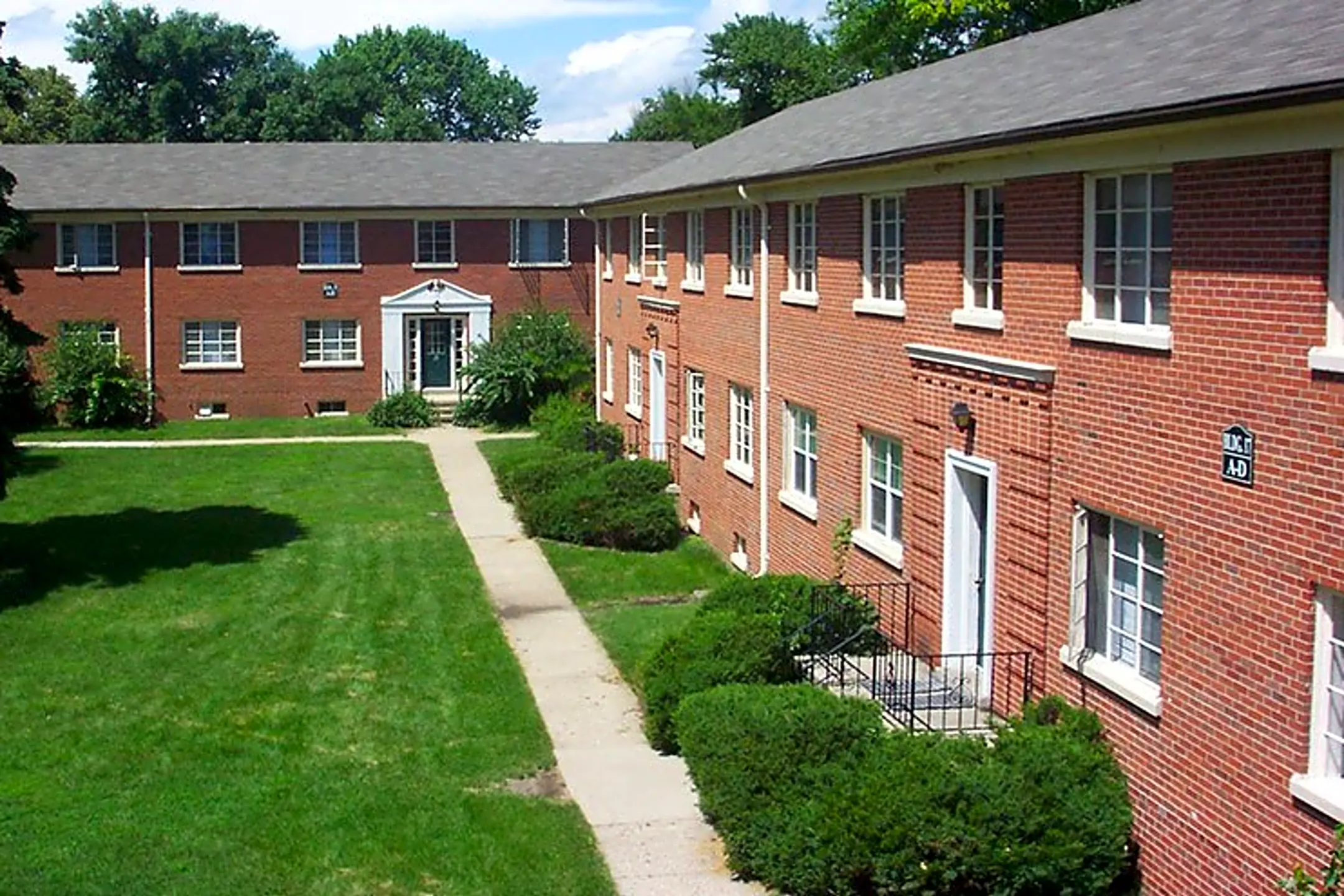 Wakonda Village Apartments 1800 Watrous Ave Des Moines, IA