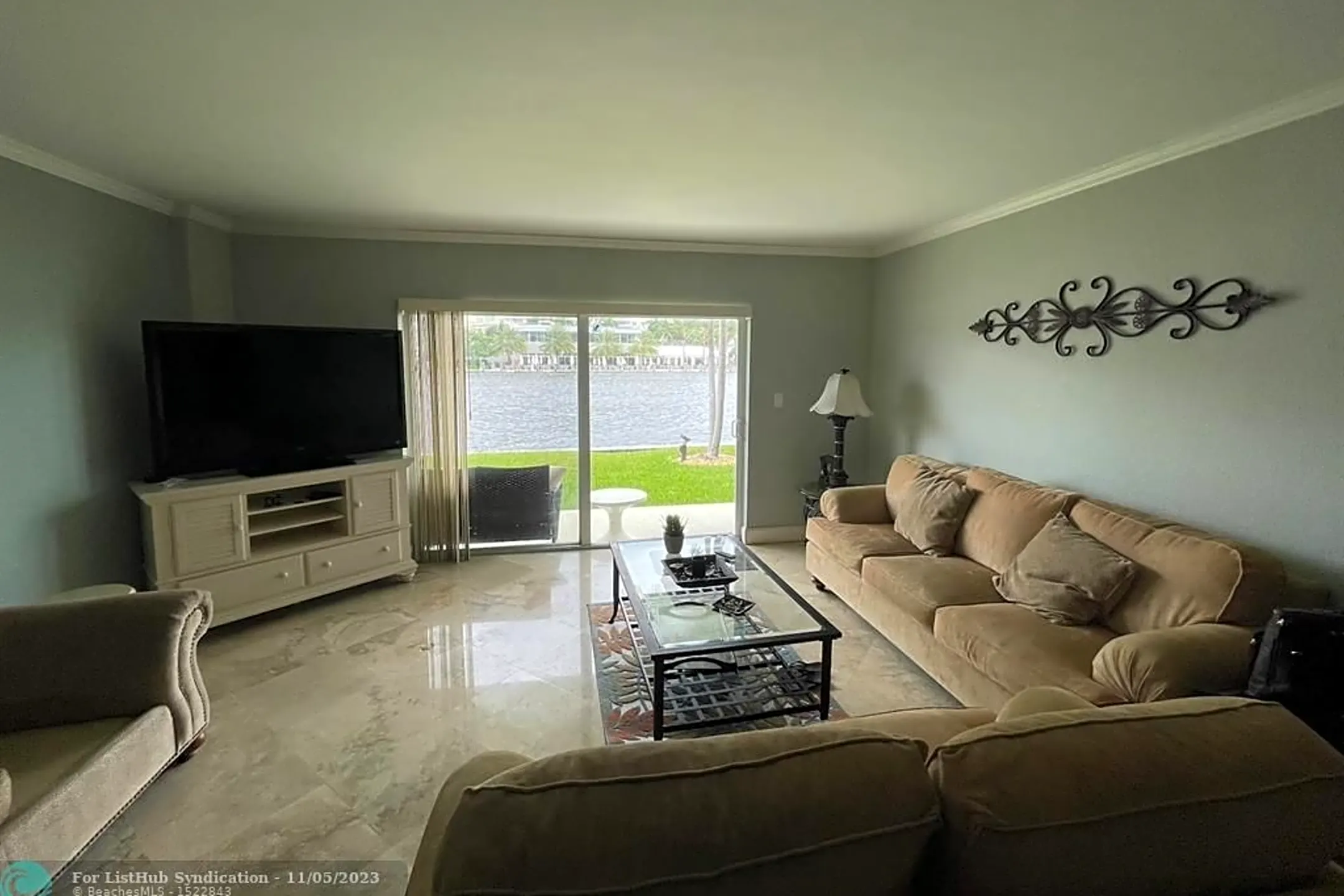 Living Room - 2900 NE 30th St #M1 - Fort Lauderdale, FL