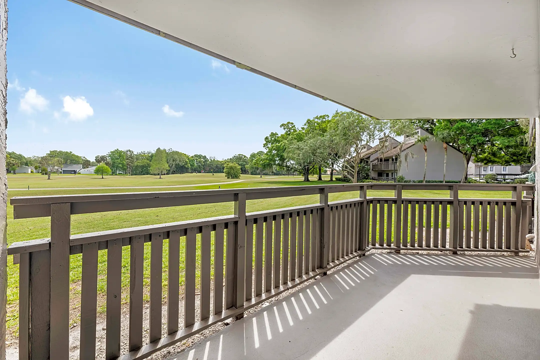 MAA Carrollwood 14009 Clubhouse Cir Tampa, FL Apartments for Rent