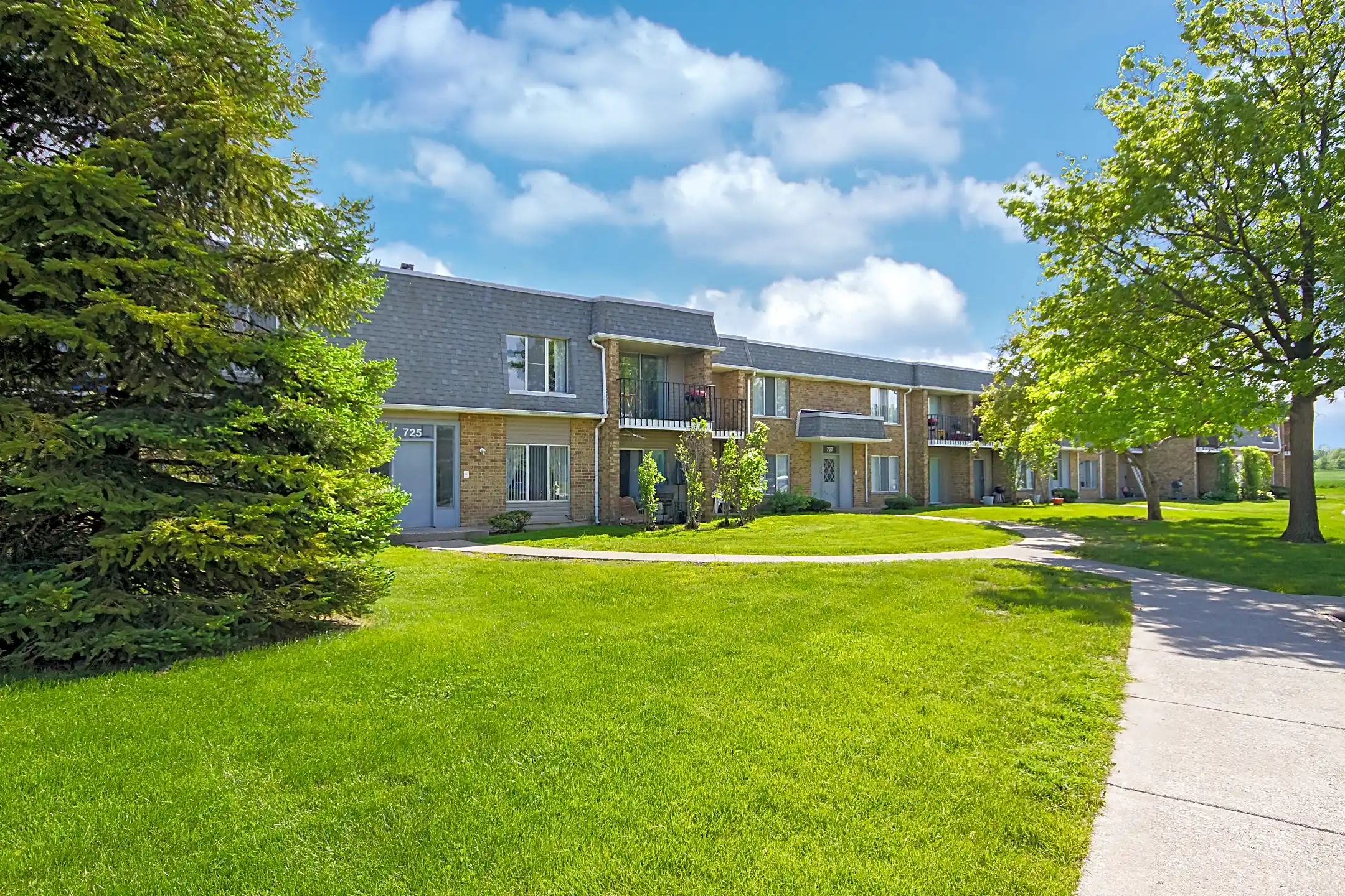 Maple Leaf Apartment Homes University Park, IL 60484