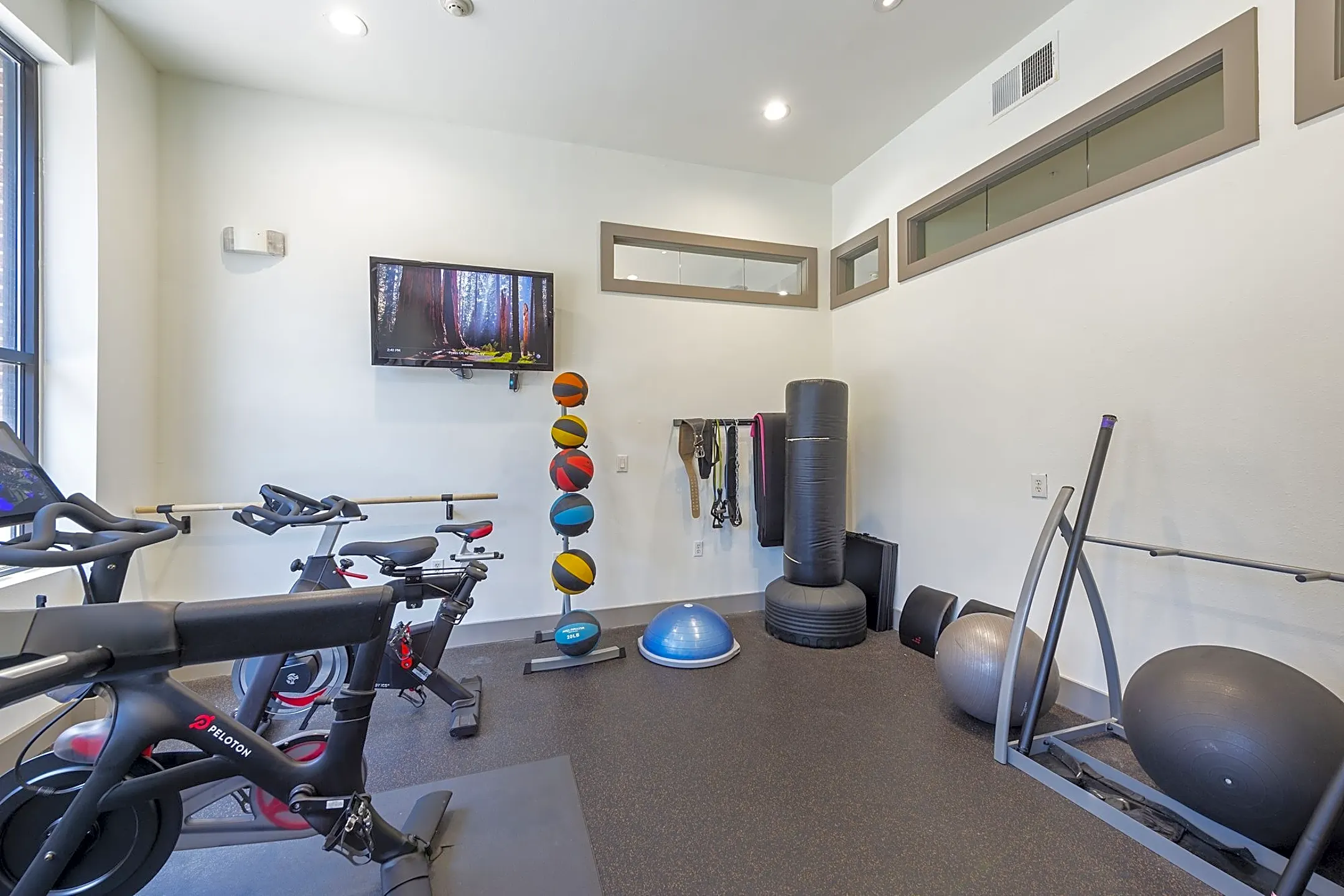 Fitness Weight Room - 2222 Smith - Houston, TX