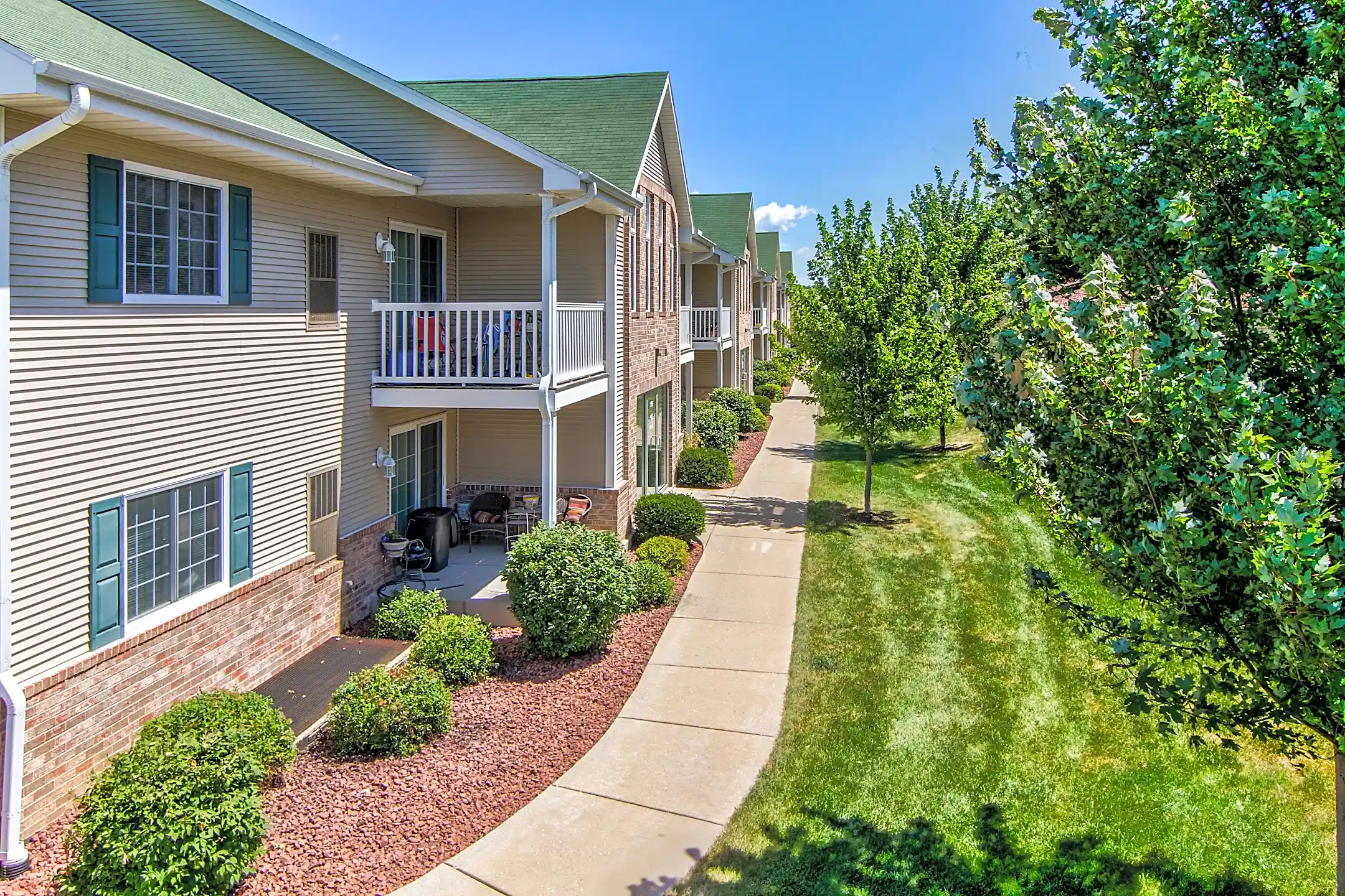 Hawk's Ridge Apartments Beloit, WI 53511