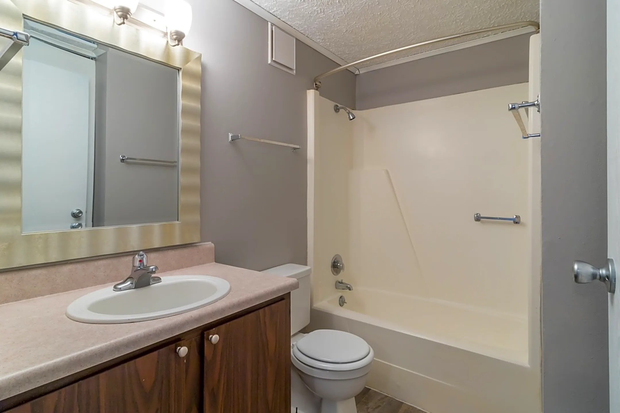 Maple Ridge Apartments 2090 Martell Dr Columbus, OH Apartments for