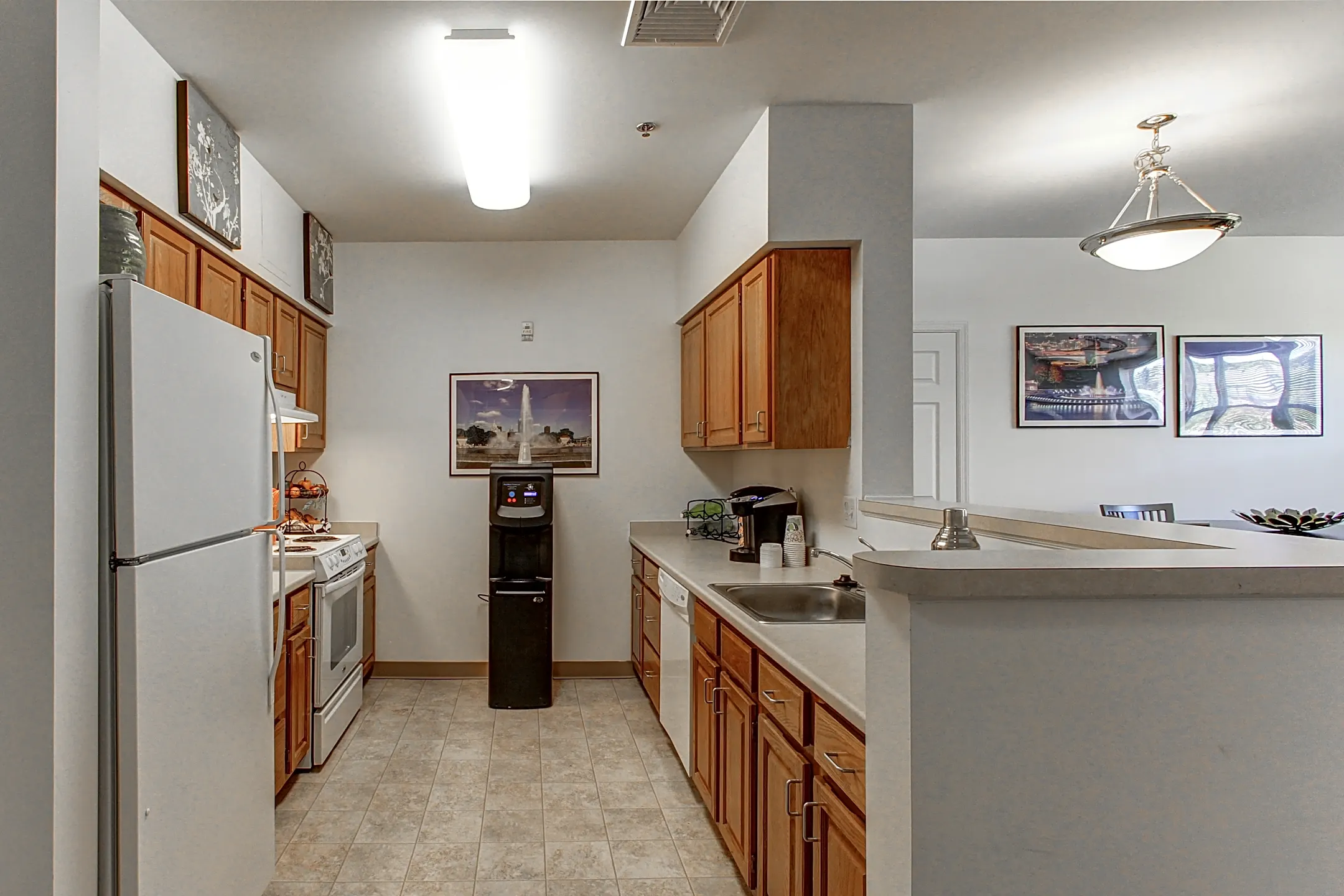 Kitchen - Oak Hill Apartments - Pittsburgh, PA