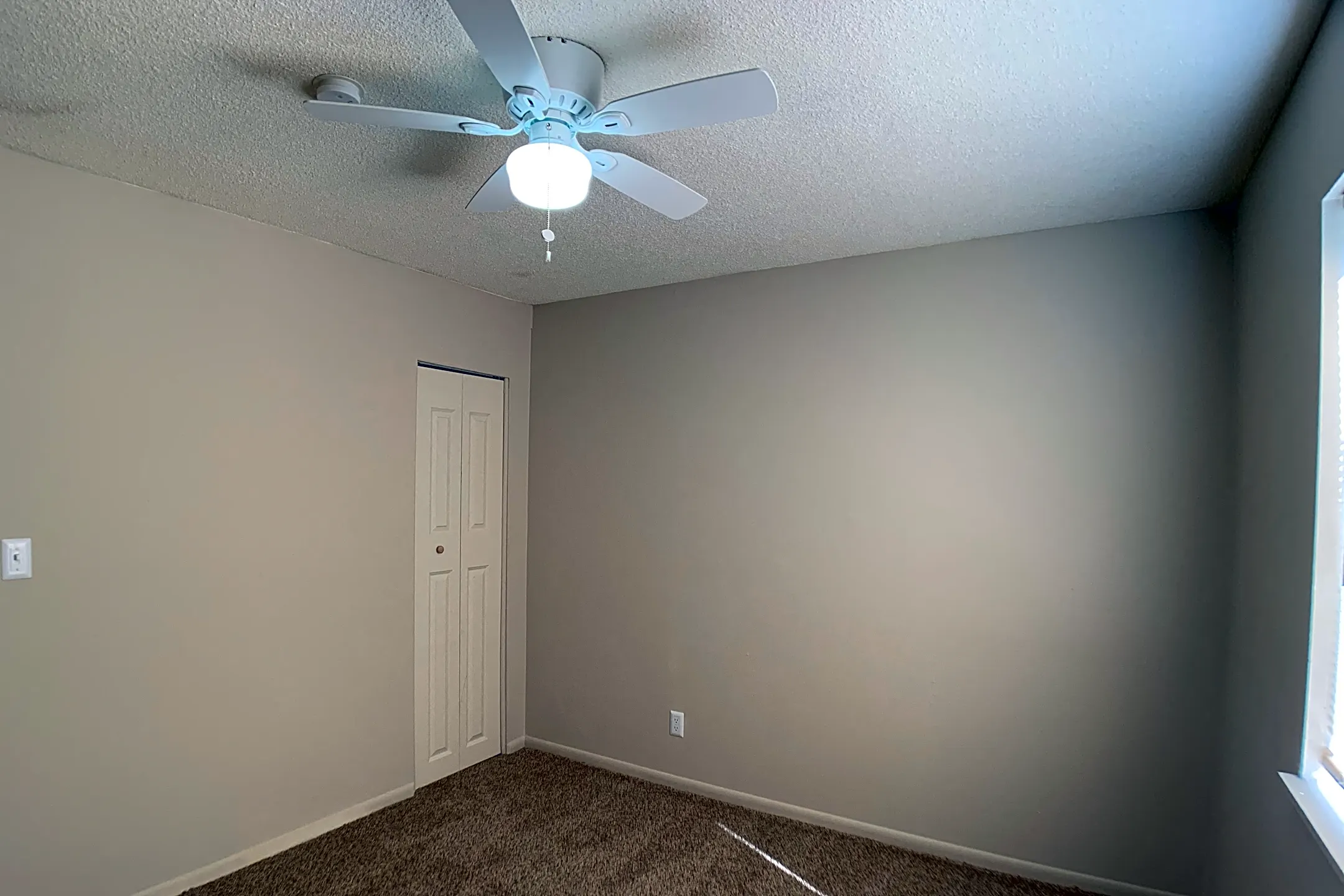 Bethany Park Plaza Kansas City, KS 66102