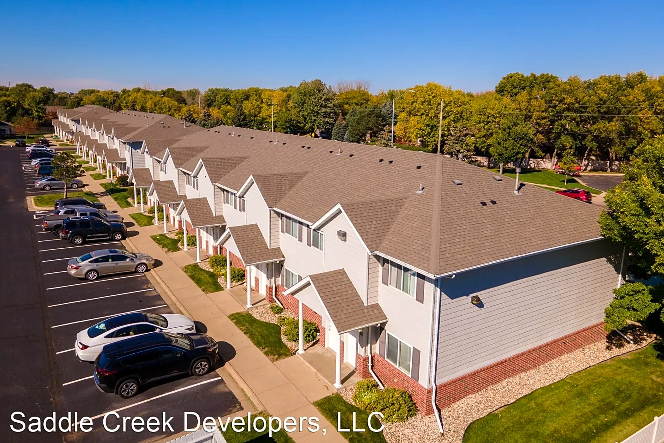 Building - Saddle Creek Townhomes - Sioux Falls, SD