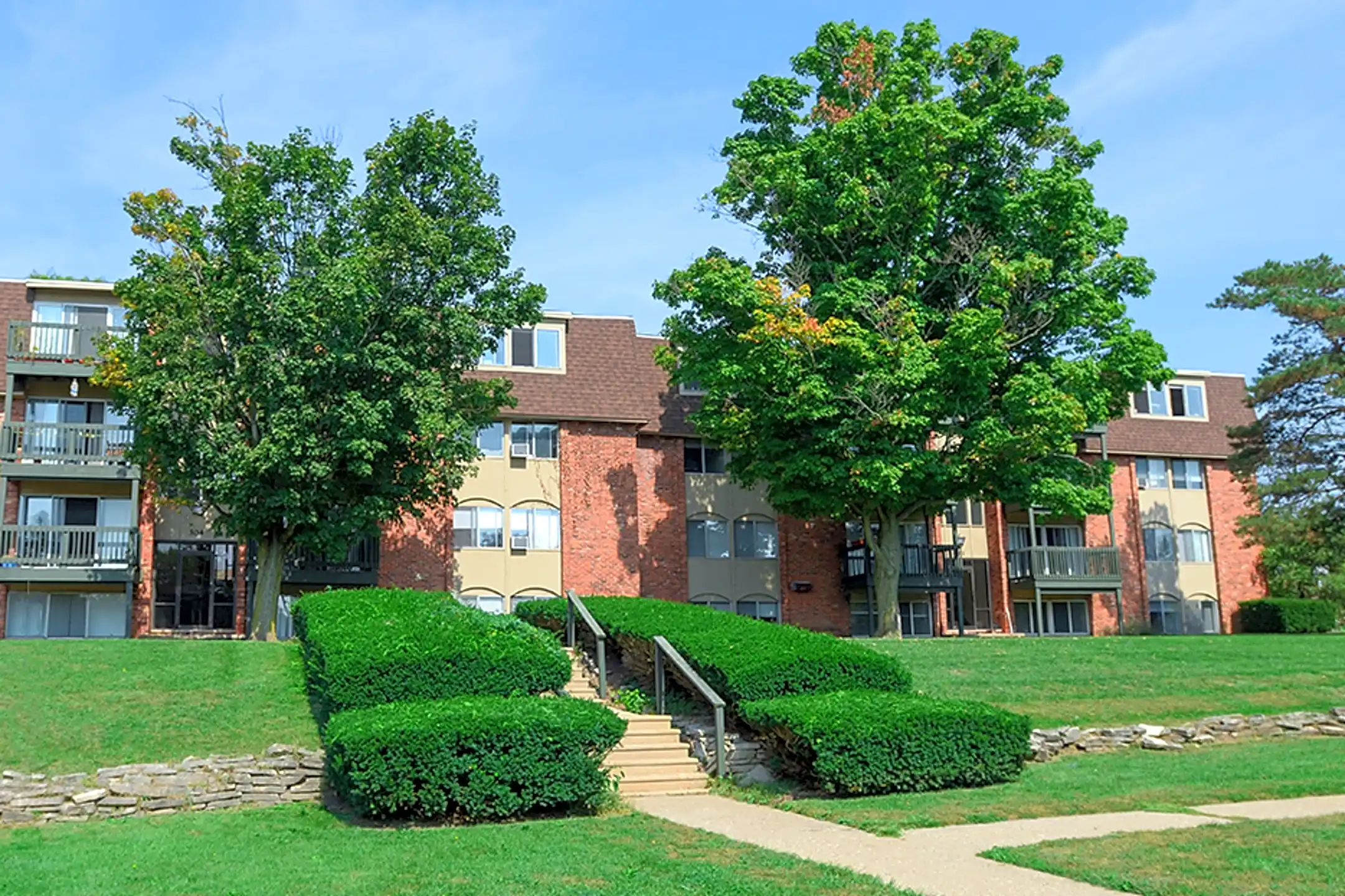 Whitehall Apartments 332 S Kendall Ave Kalamazoo, MI Apartments for