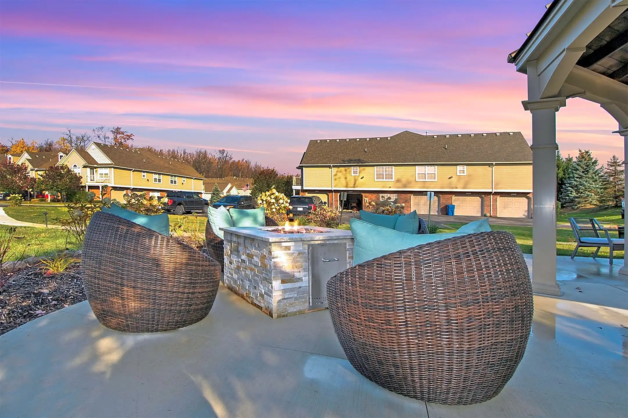 Stonehaven Apartments 49135 East Woods Drive Shelby Township, MI