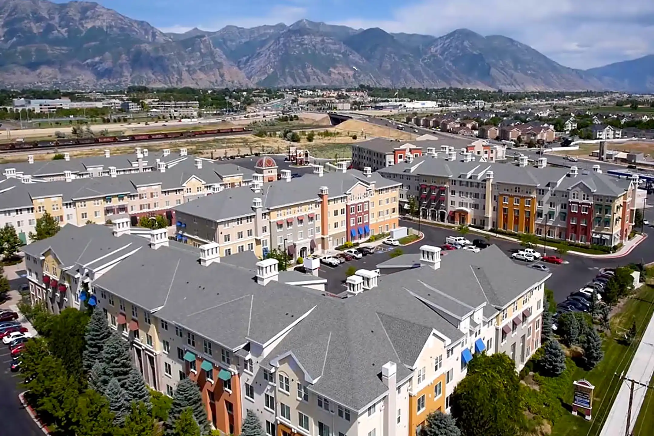 Building - Wolverine Crossing - Orem, UT
