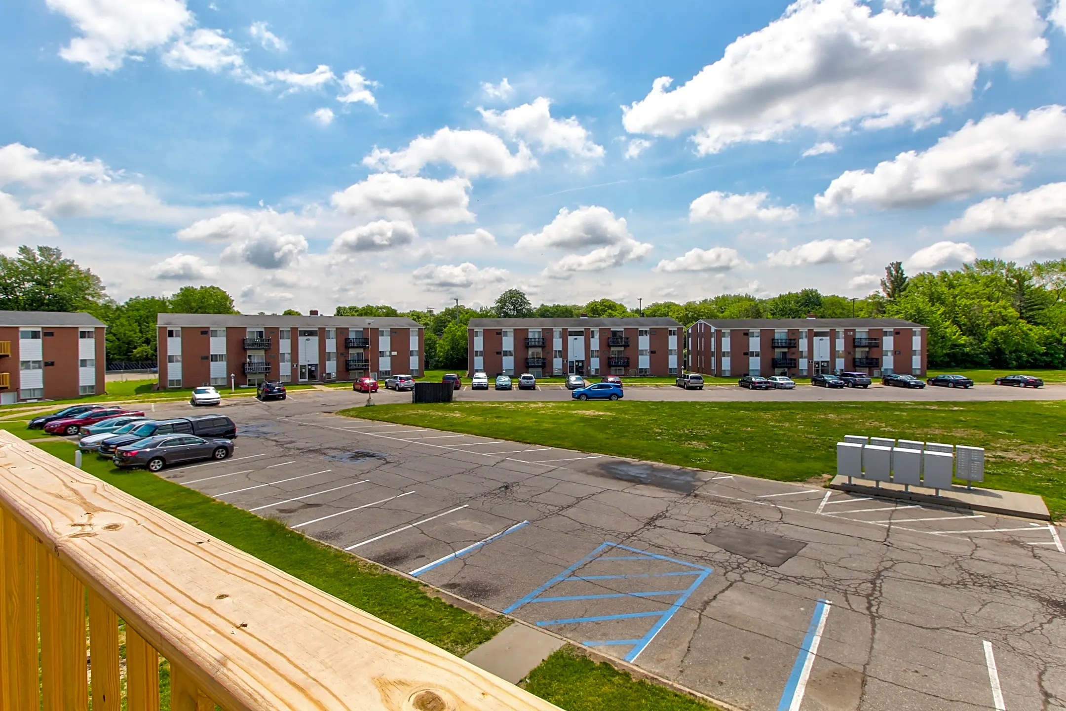 Savory Village Apartments - Flint, MI 48507