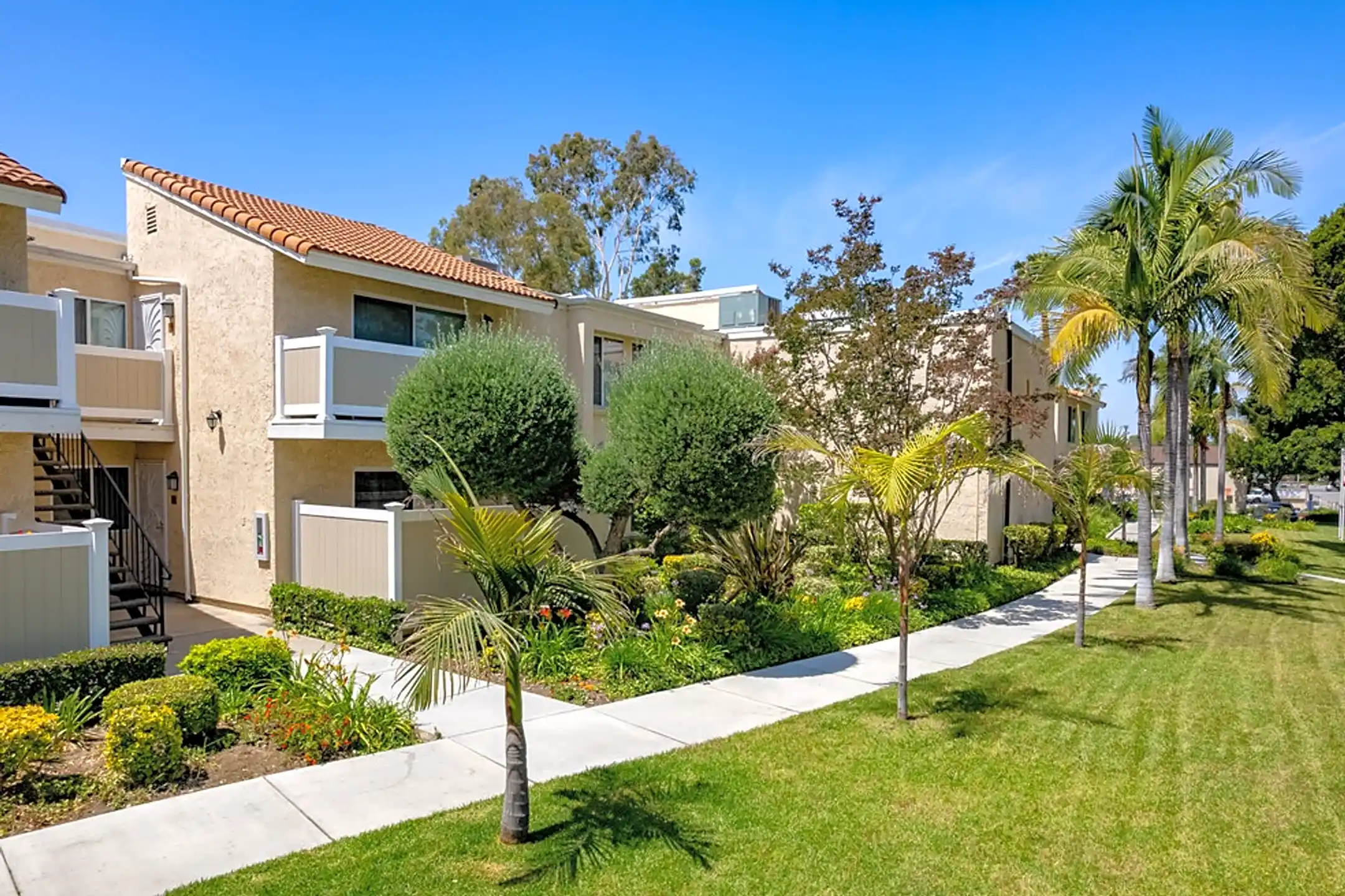 Bradbury Park Apartments 2222 E. Huntington Drive Duarte, CA