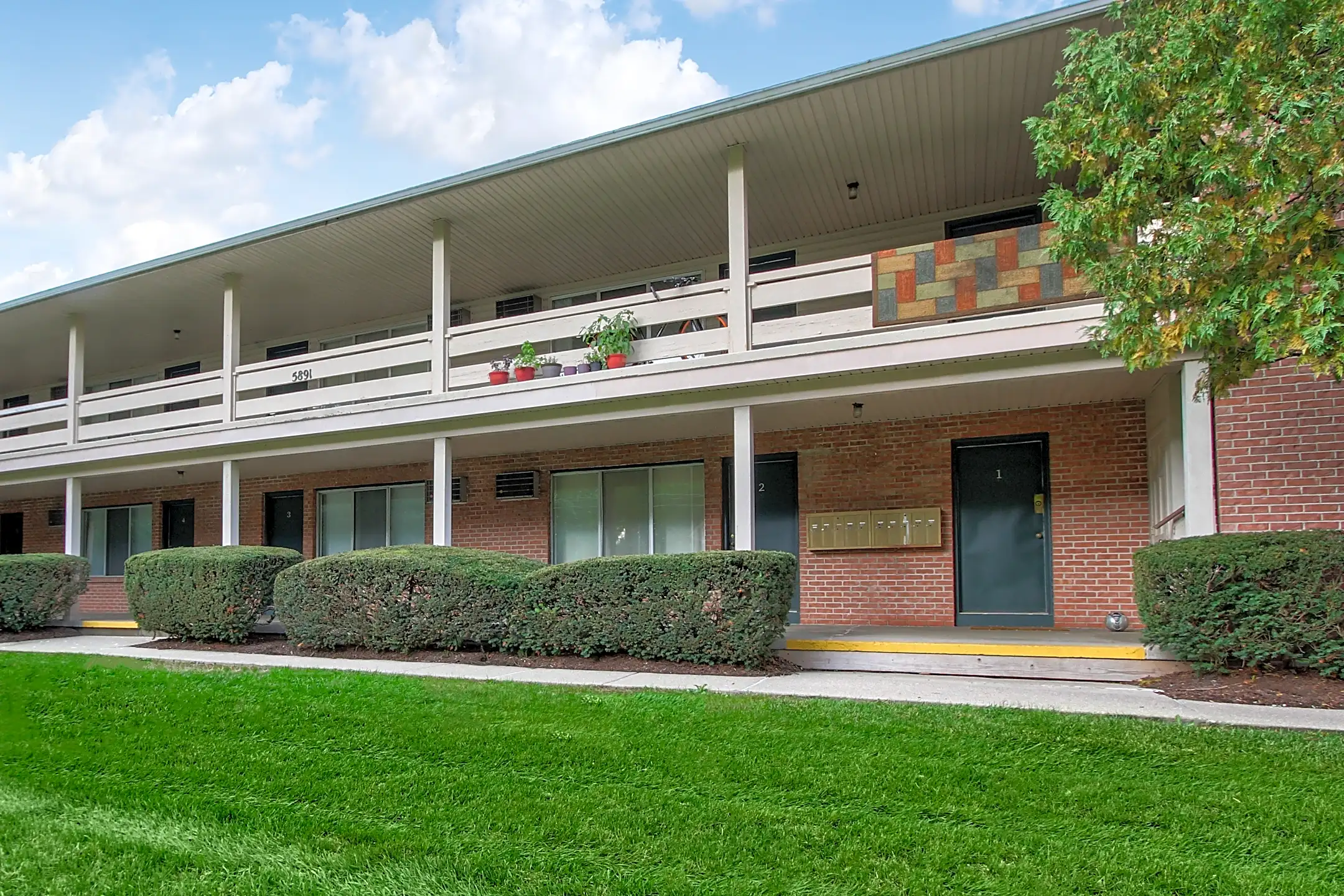 Meridian Apartments 5890 Marsh Rd Haslett, MI Apartments for Rent