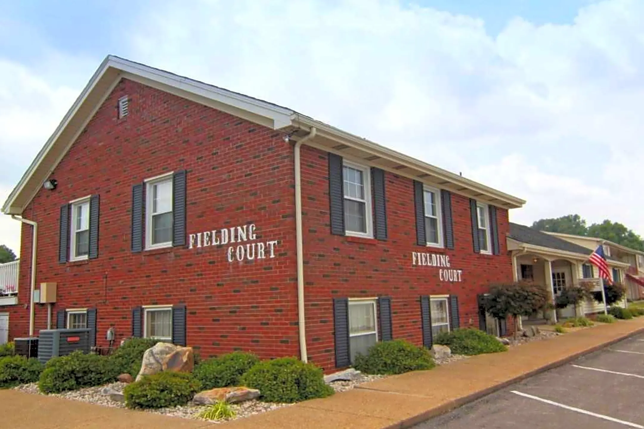 Building - Fielding Court - Evansville, IN