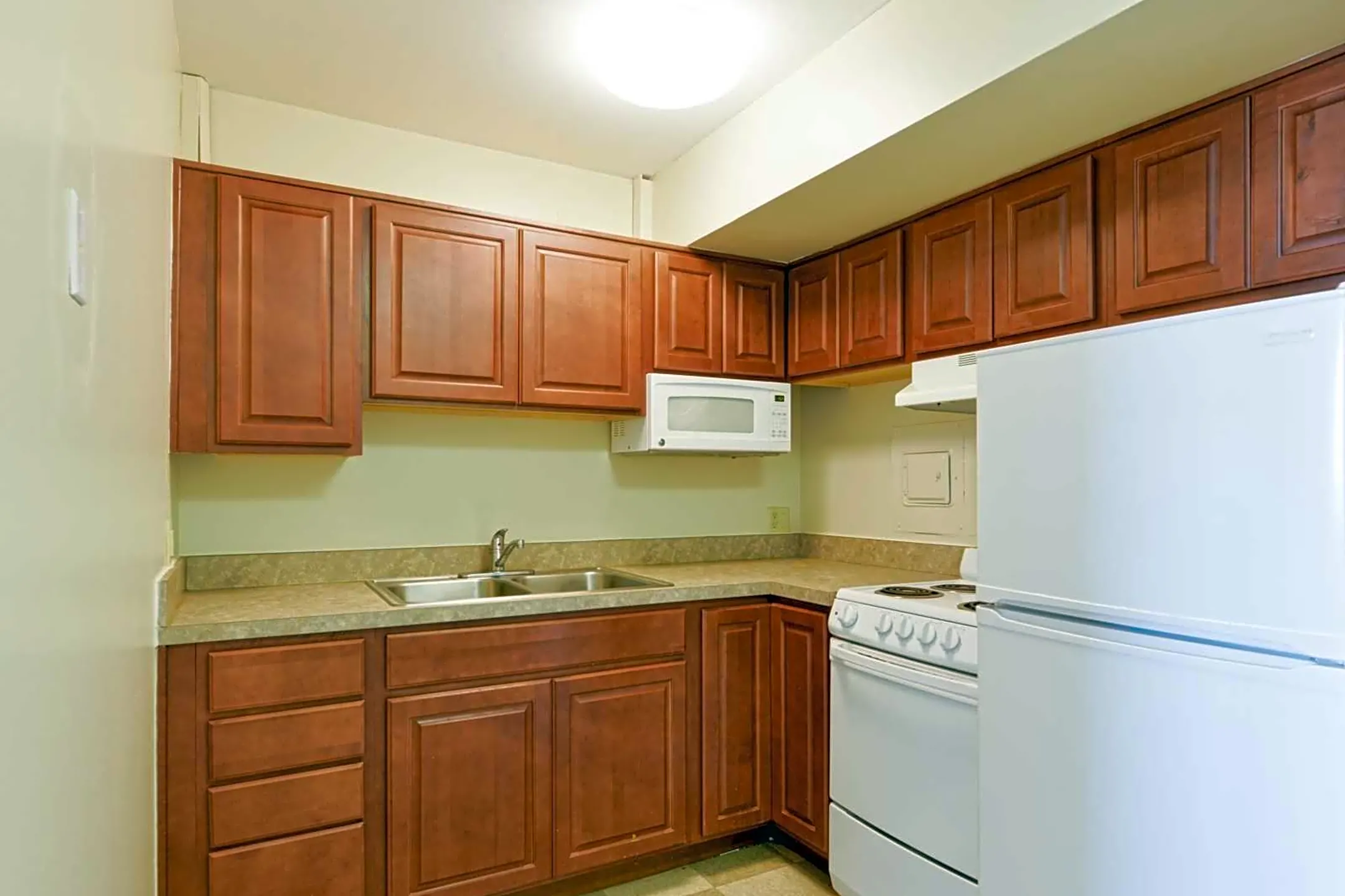 Kitchen - Covenant House Apartments - Toledo, OH
