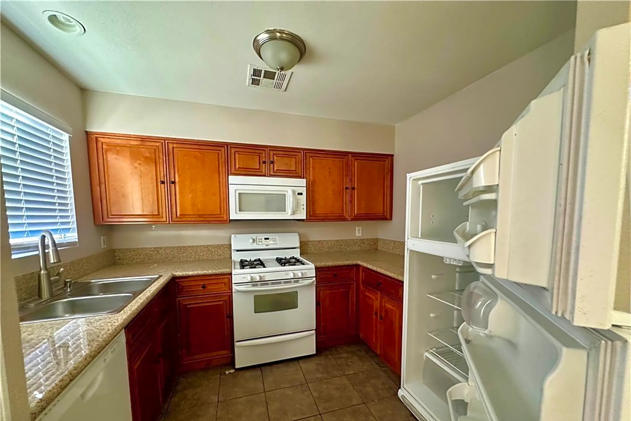 3888 Fitzpatrick Dr Townhomes Las Vegas, NV 89115