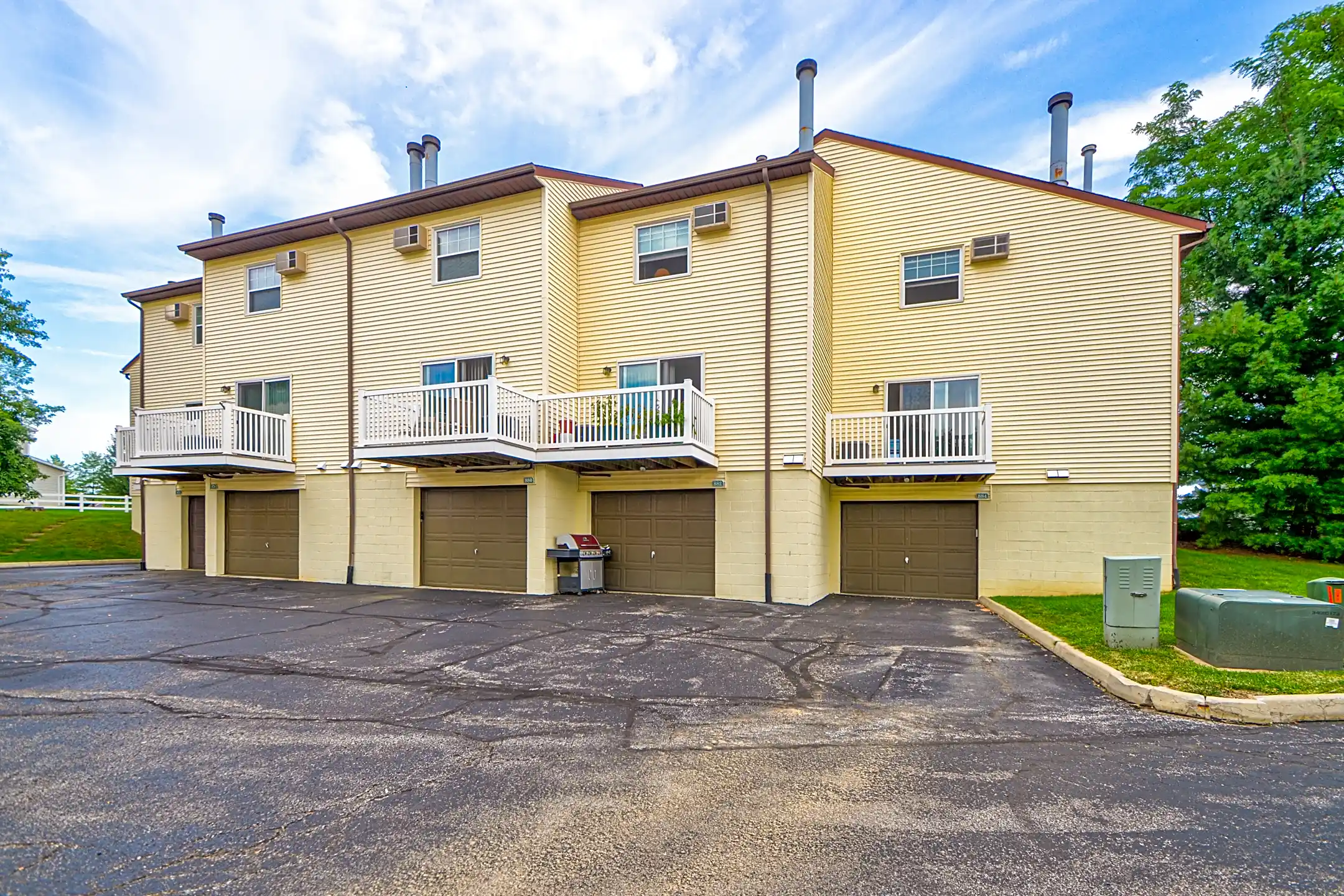 Hunter's Pointe Townhomes Medina, OH 44256