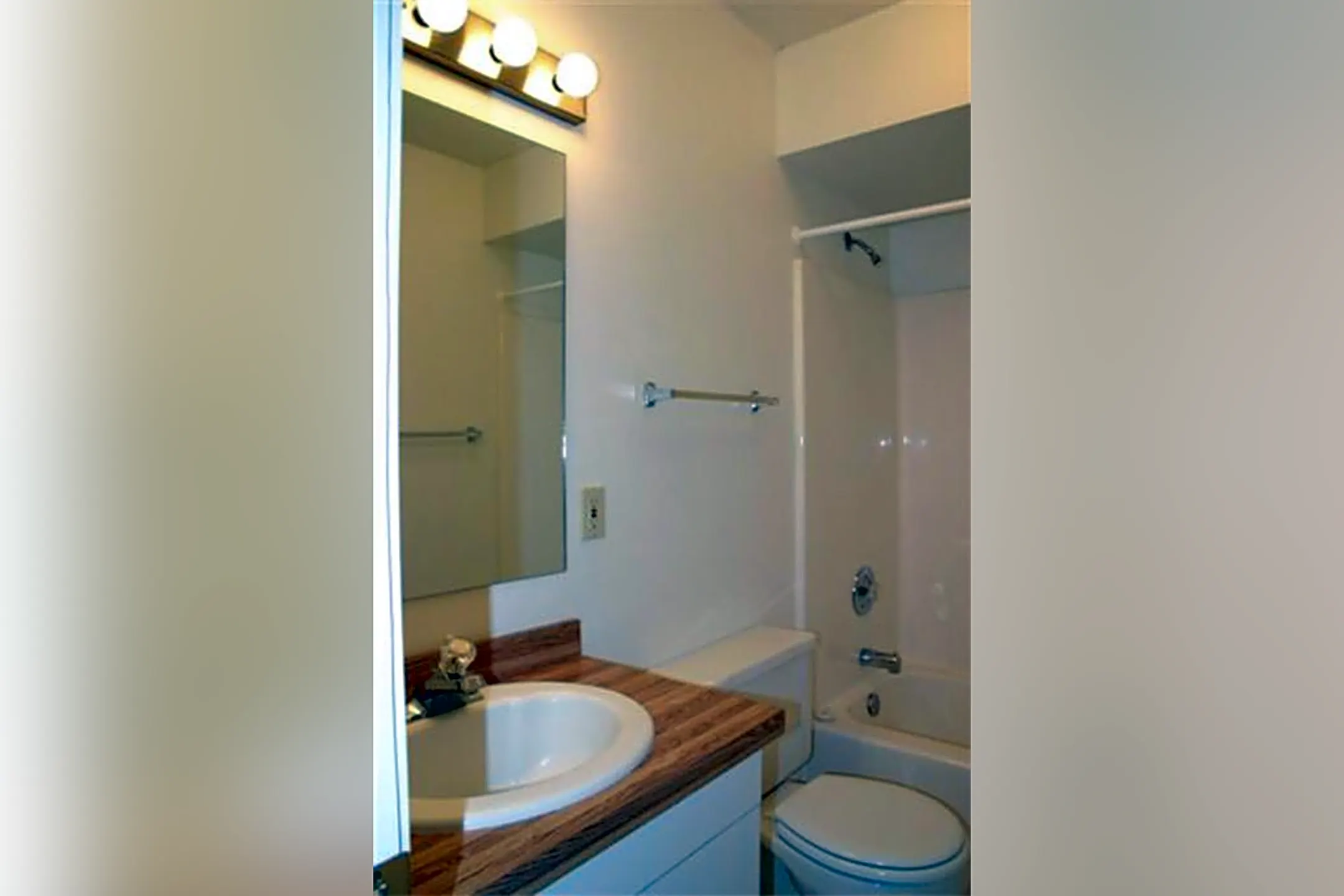 Foxfield Apartments 7335 N Conway Rd Alanson, MI Apartments for