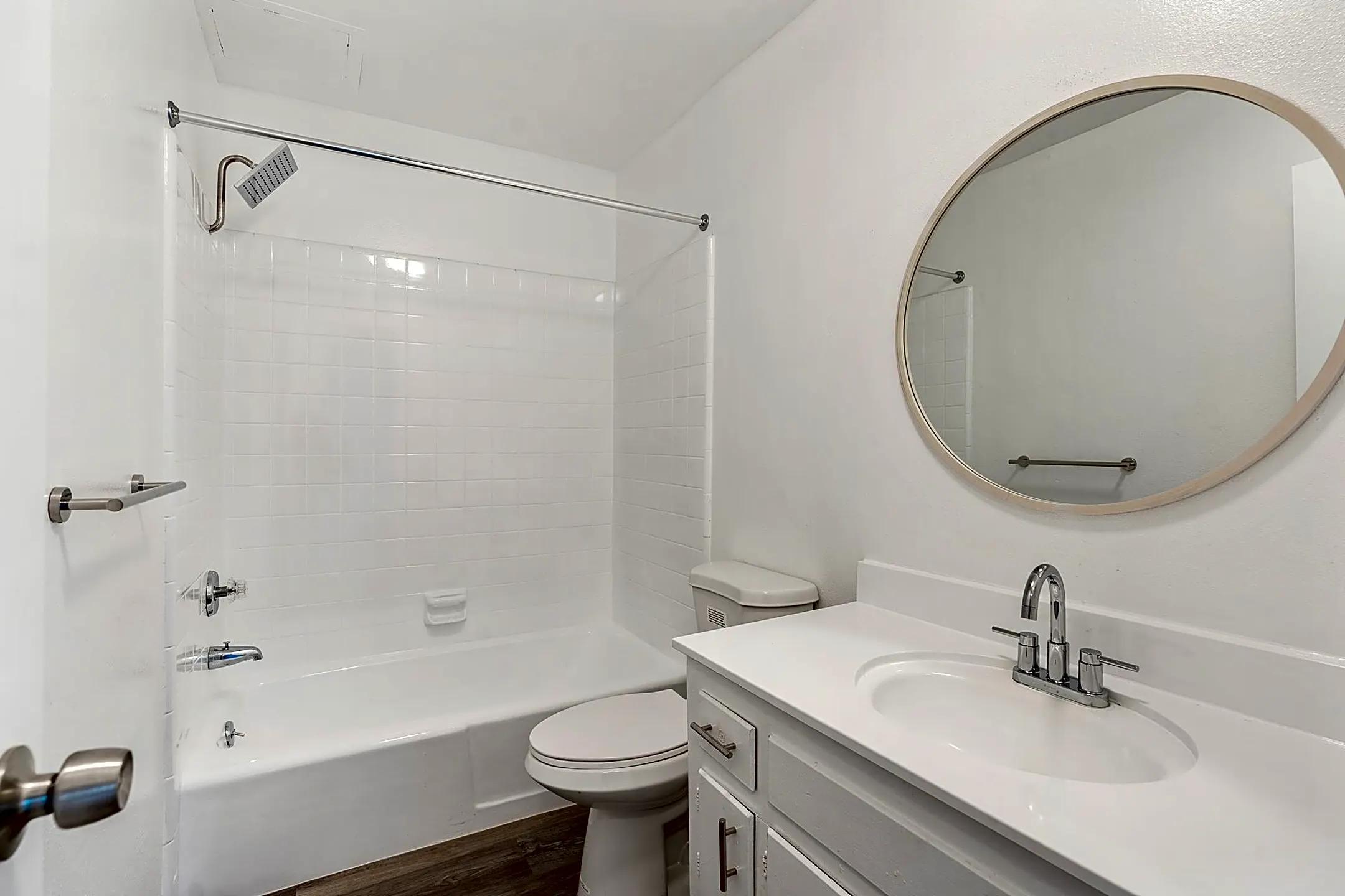 mountain-view-manor-12960-dronfield-ave-sylmar-ca-apartments-for