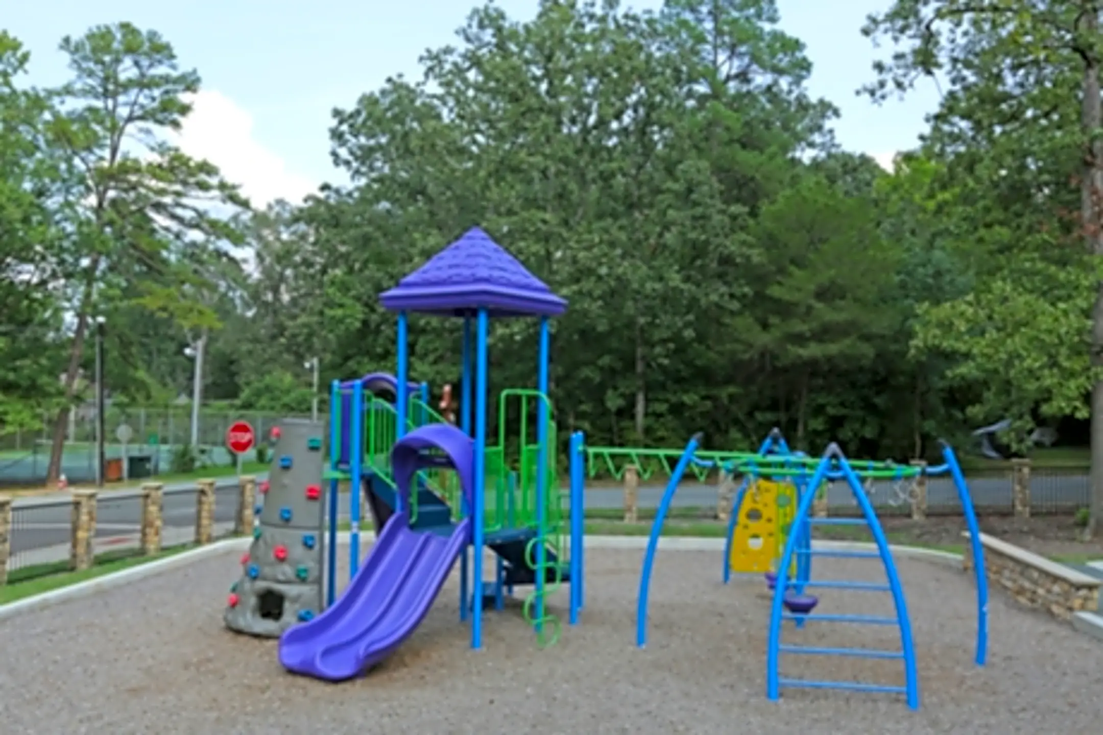 Glen Lennox Apartments Chapel Hill, NC 27517