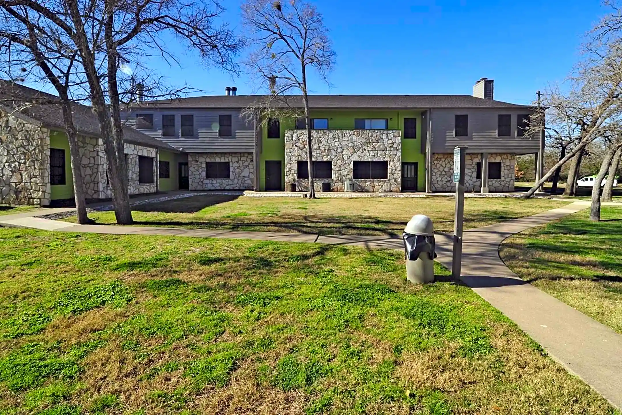 Building - 31 Thirty Apartments - Bryan, TX
