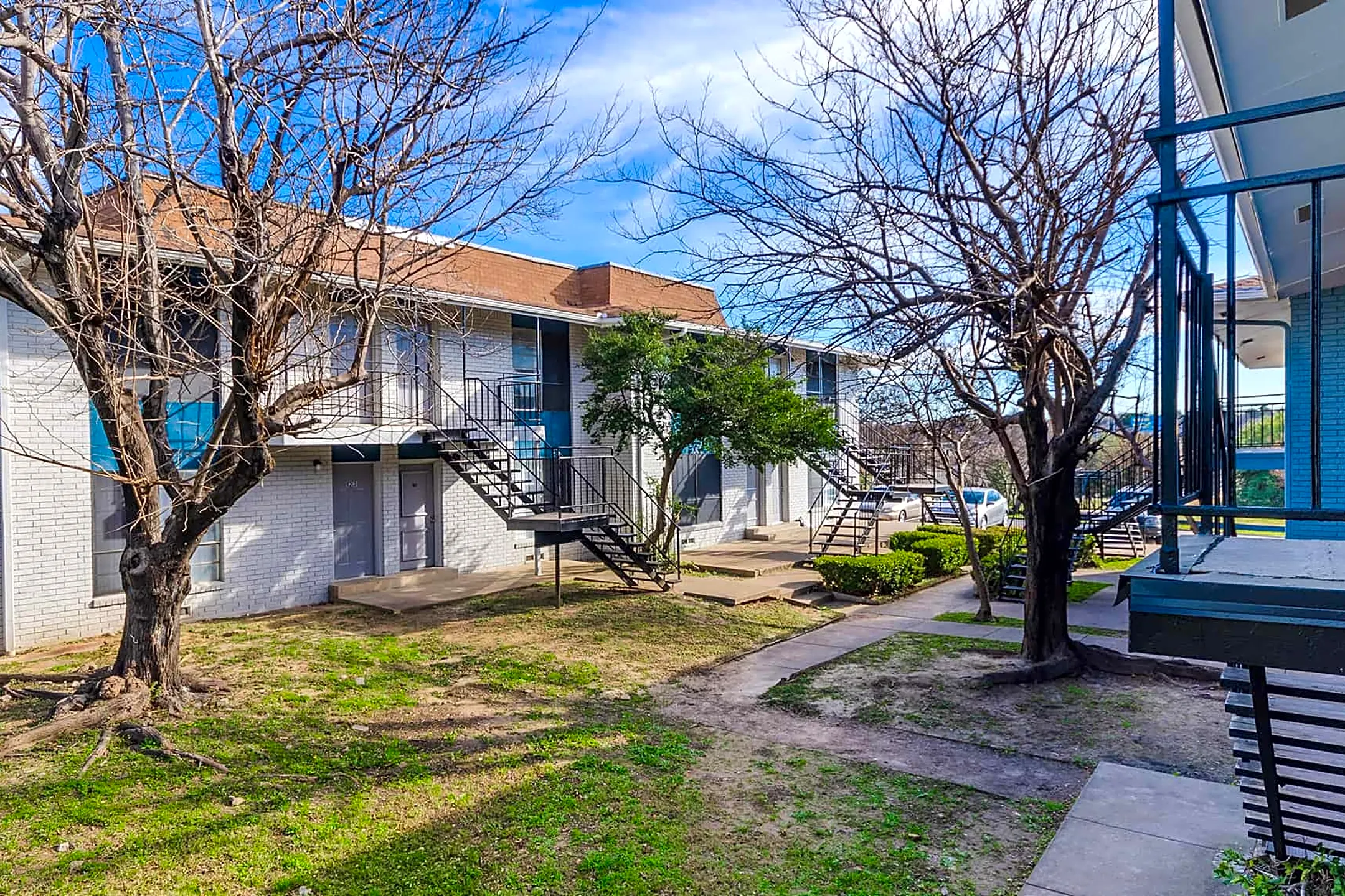 Timber Oaks Apartments 3714 Legendary Ln Dallas, TX Apartments for